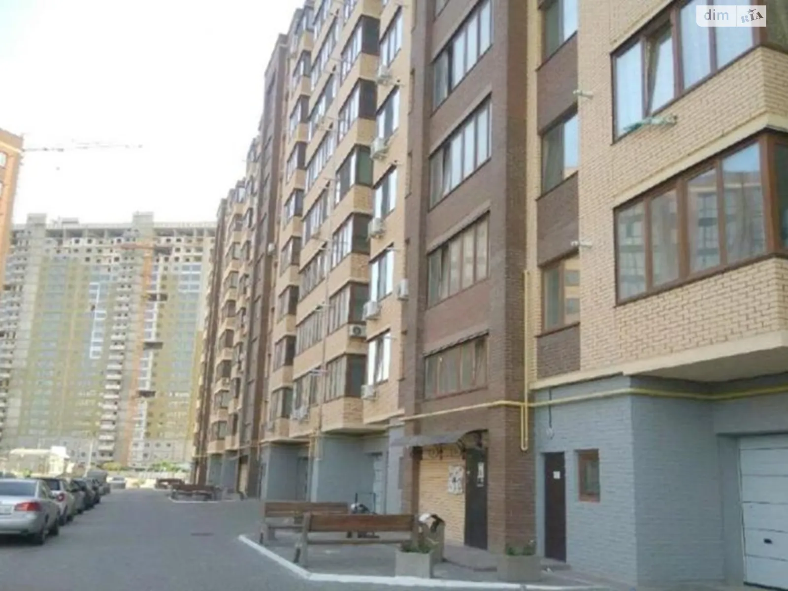 Продається 2-кімнатна квартира 65 кв. м у Одесі, вул. Академіка Сахарова