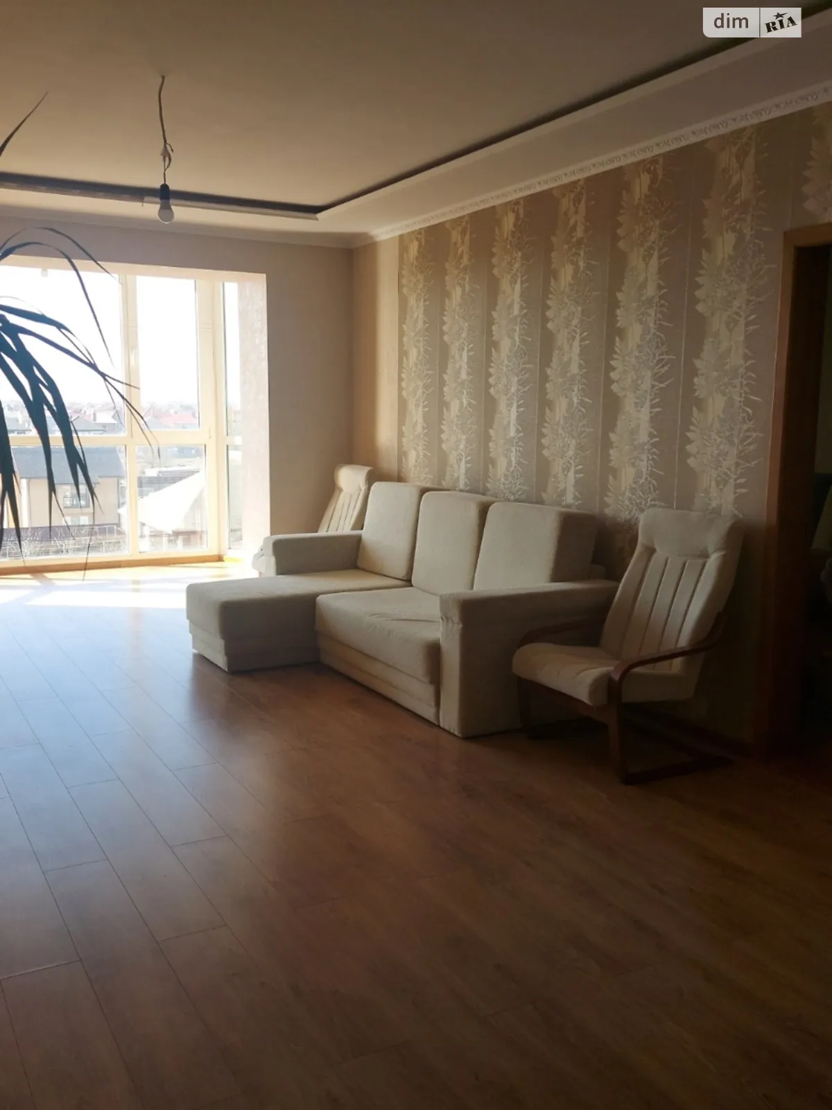 Продається 4-кімнатна квартира 100.5 кв. м у Фонтанці, вул. Центральна - фото 1