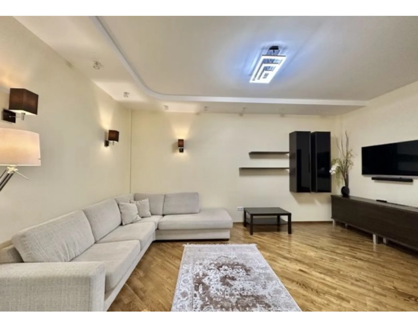 3-кімнатна квартира 100 кв. м у Запоріжжі, цена: 109999 $