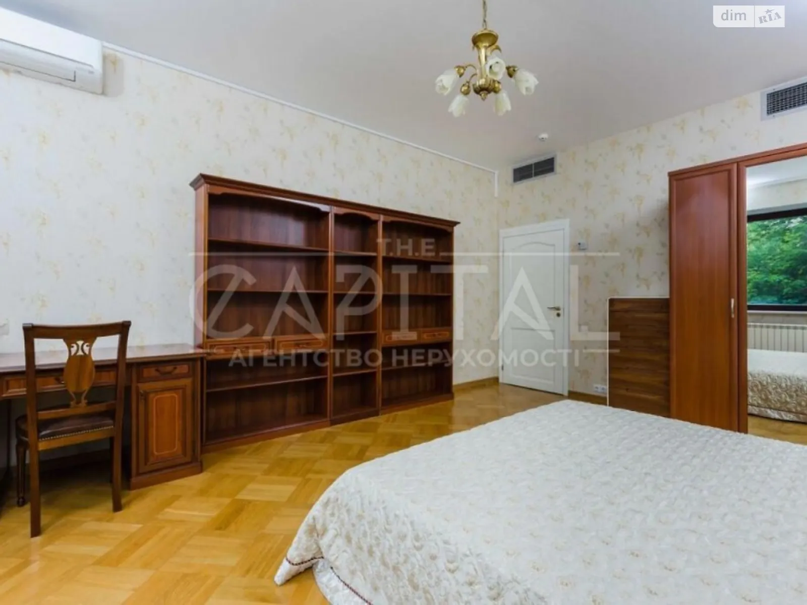 Сдается в аренду 4-комнатная квартира 260 кв. м в Киеве, ул. Кропивницкого, 10 - фото 1
