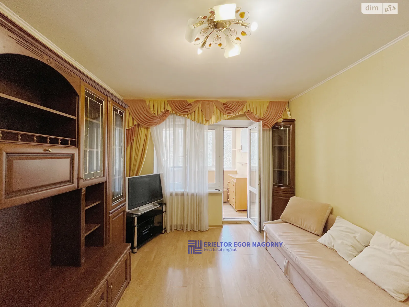 Продается 2-комнатная квартира 51 кв. м в Днепре, мас. Тополь-3, 21/1 - фото 1