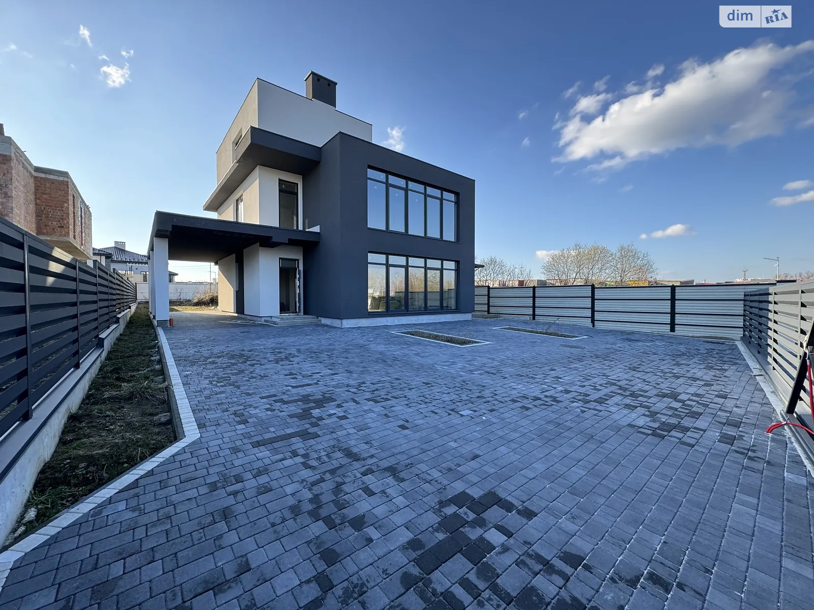 Продається будинок 2 поверховий 260 кв. м з ділянкою, цена: 295000 $ - фото 1