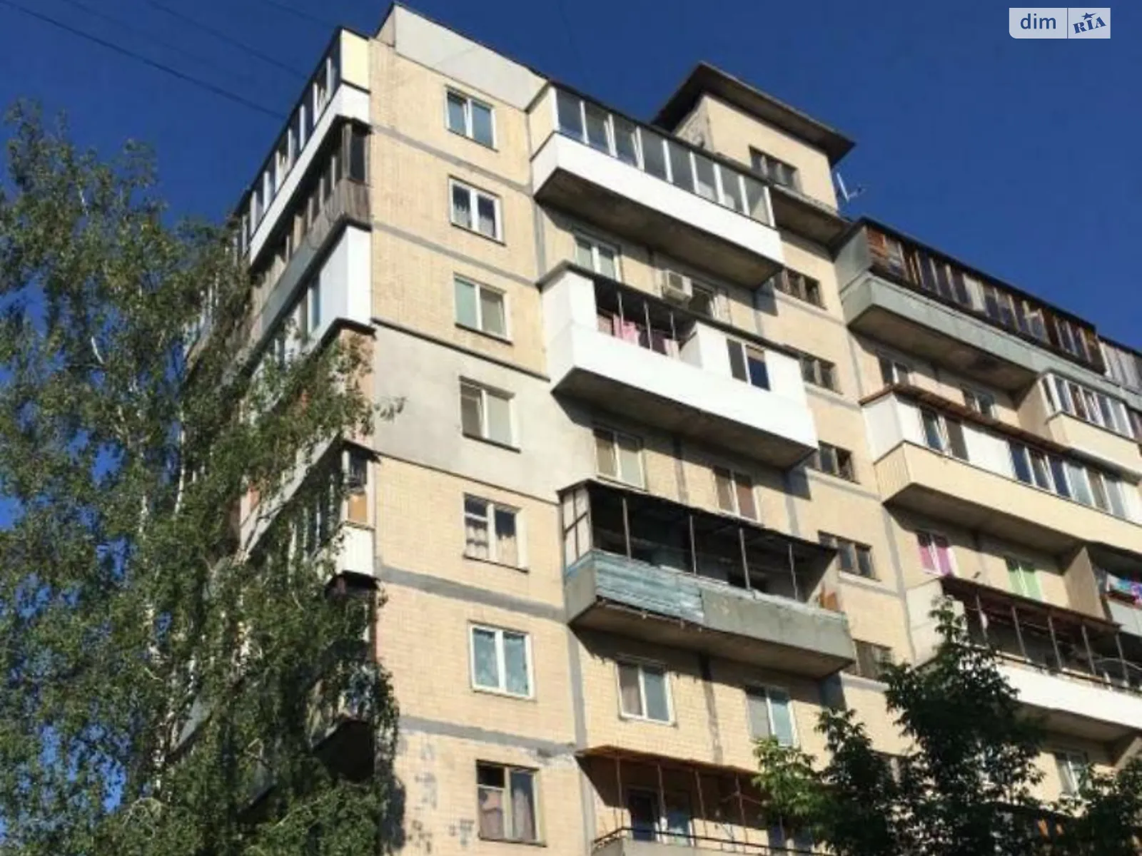 Продается 2-комнатная квартира 43 кв. м в Киеве, бул. Жюля Верна(Ромена Роллана), 5/8