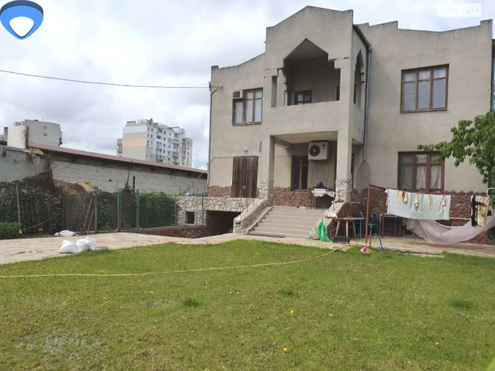 Продається будинок 2 поверховий 385 кв. м з каміном, цена: 160000 $