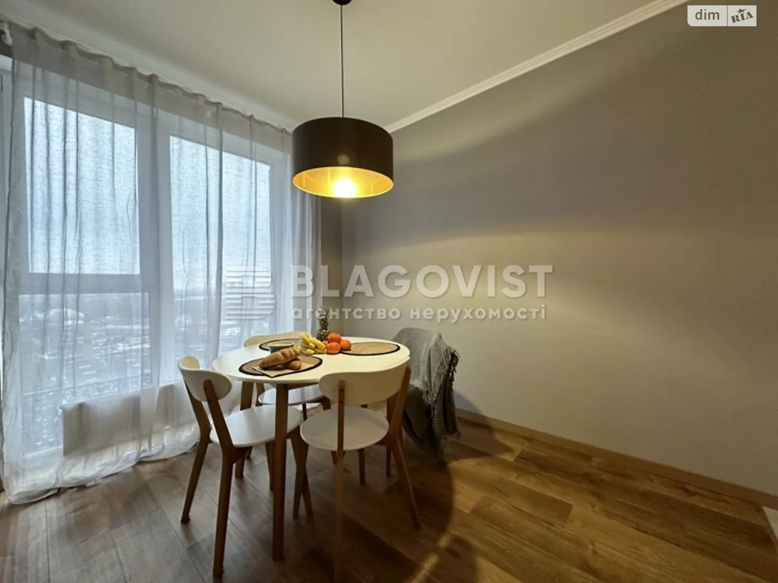 Продается 1-комнатная квартира 55 кв. м в Киеве, ул. Святослава Храброго, 11Б