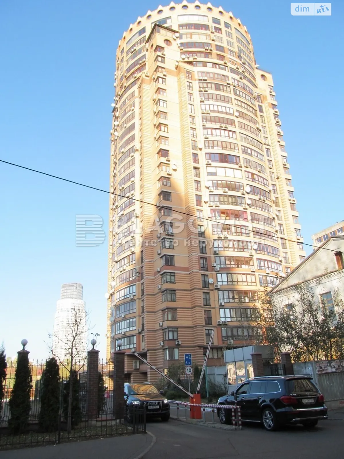 Продается 4-комнатная квартира 180 кв. м в Киеве, ул. Панаса Мирного, 28А - фото 1