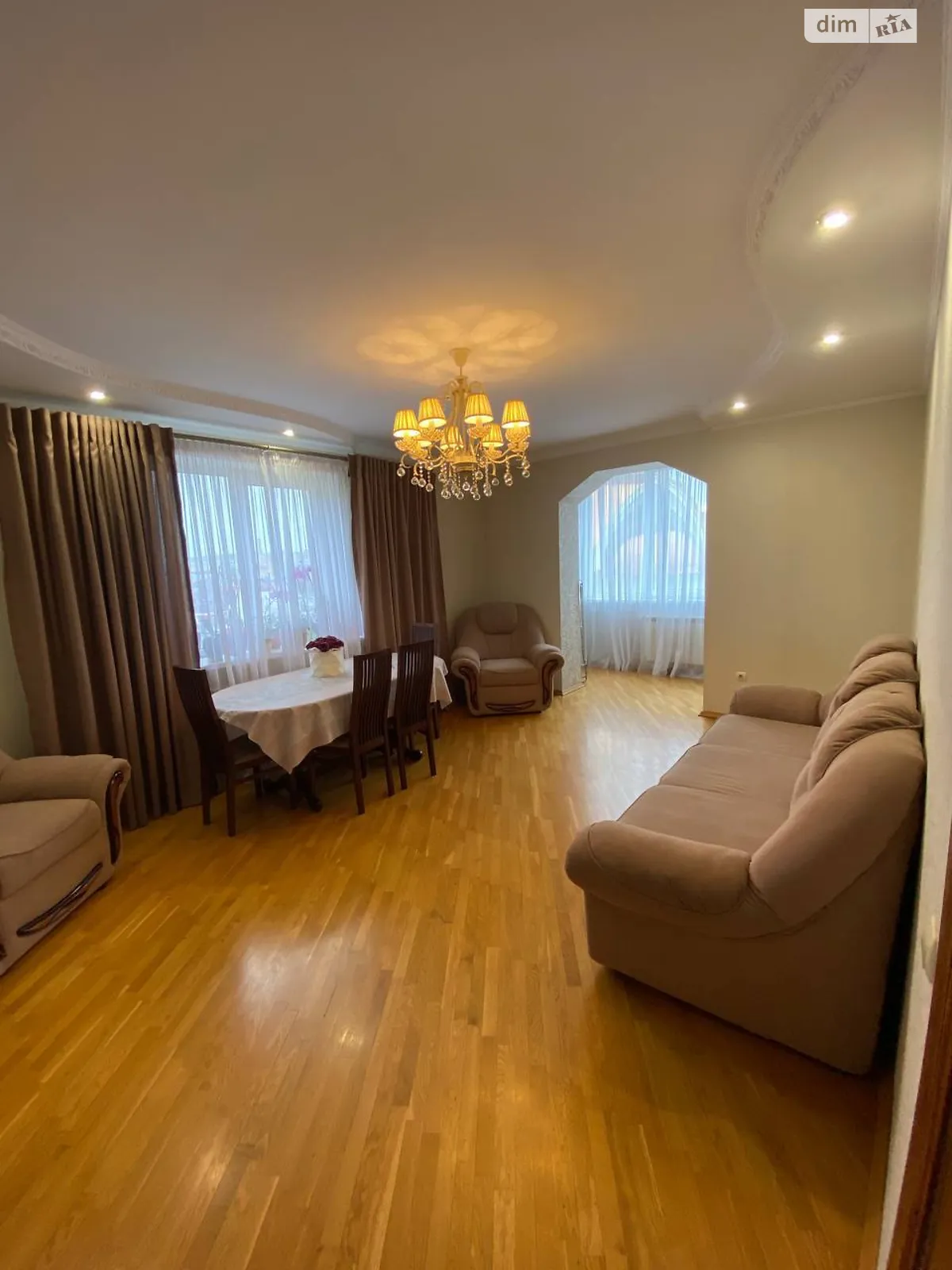 Продається 3-кімнатна квартира 113 кв. м у Івано-Франківську, цена: 92900 $