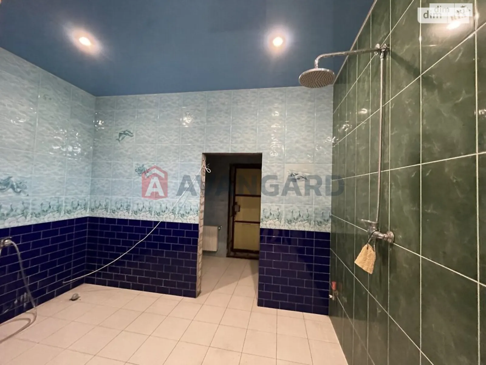 Продается дом на 2 этажа 200 кв. м с террасой, цена: 64000 $ - фото 1