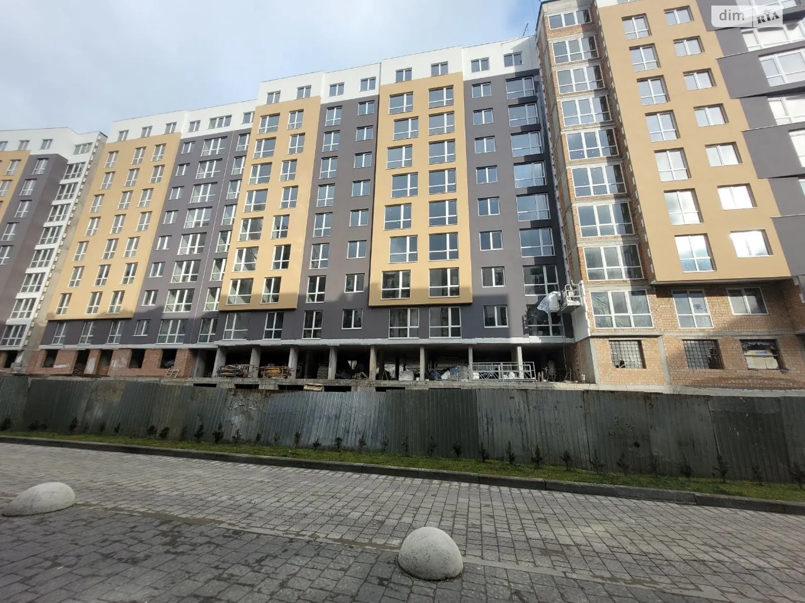 Продается 1-комнатная квартира 46 кв. м в Львове, ул. Малоголоскивская