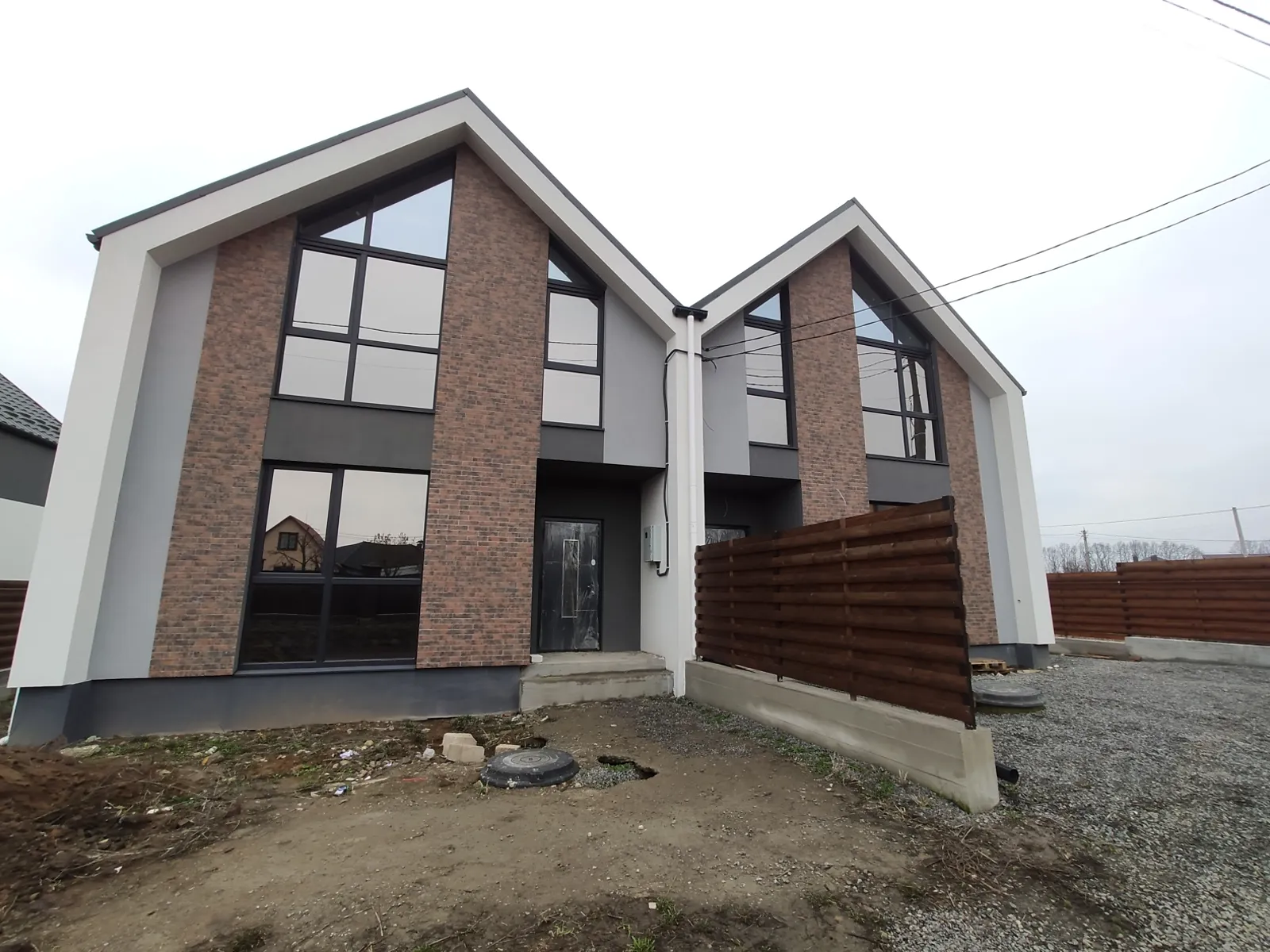 Продається частина будинку 125 кв. м з гаражем, цена: 65000 $ - фото 1