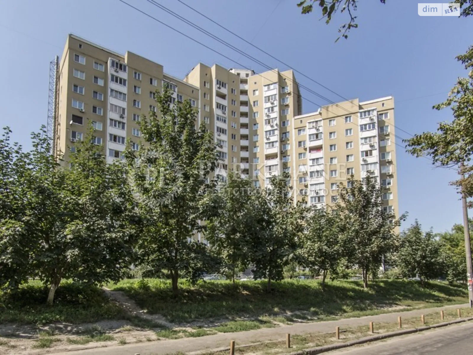 Продается 3-комнатная квартира 82 кв. м в Киеве, ул. Машиностроительная, 21