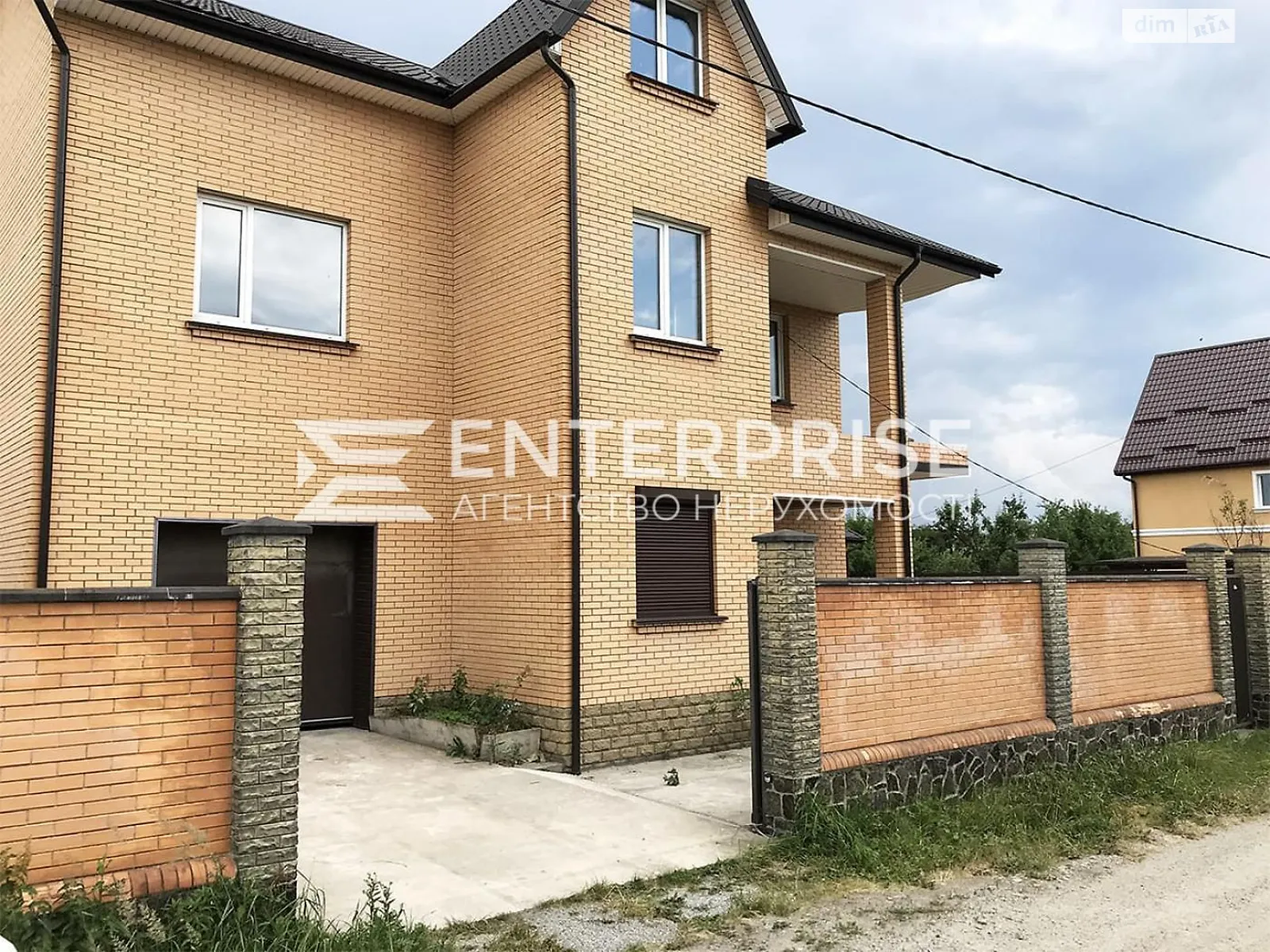 Продается дом на 3 этажа 389 кв. м с террасой, цена: 365000 $ - фото 1