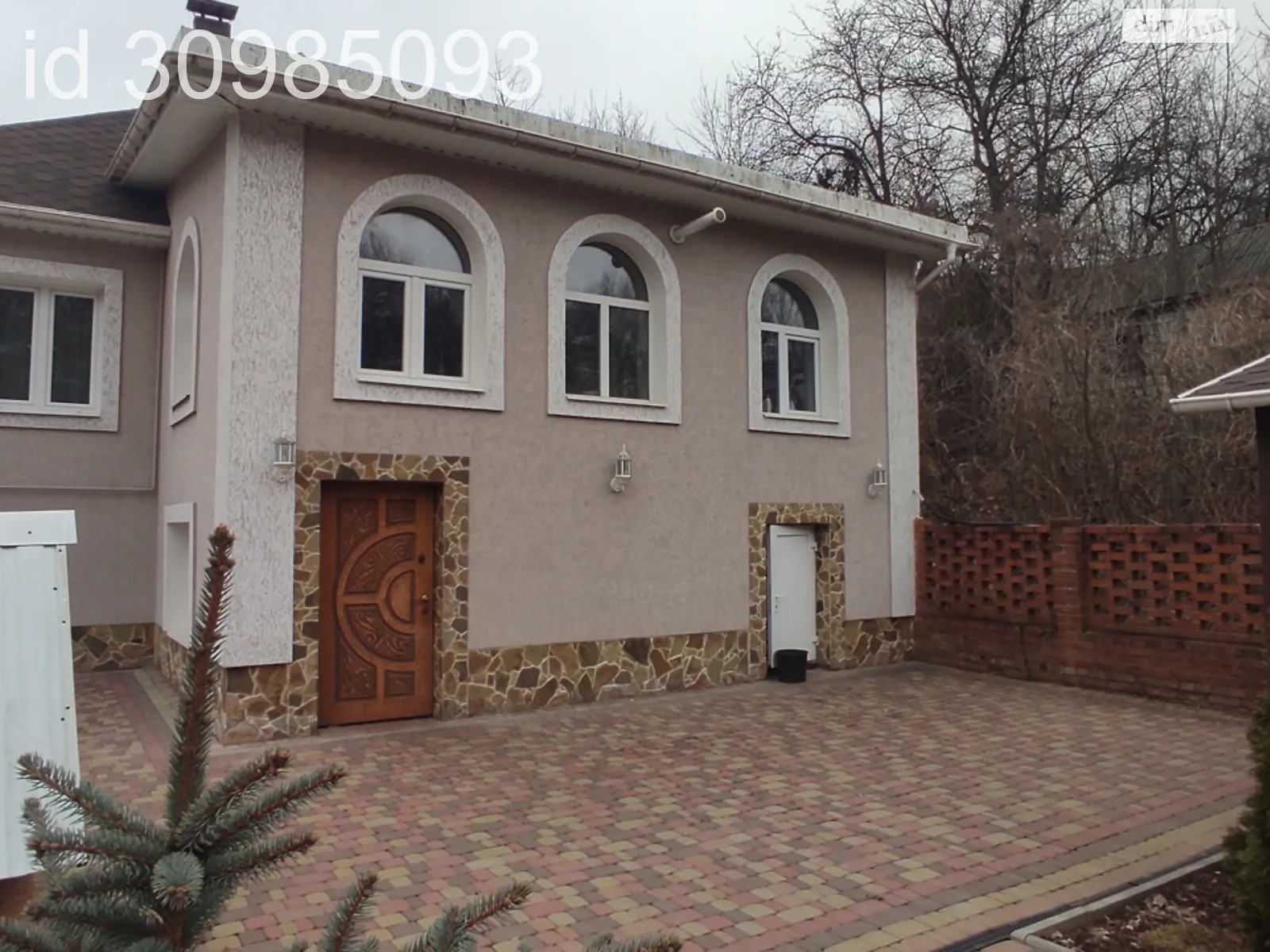 Продается дом на 2 этажа 177 кв. м с камином, цена: 68000 $