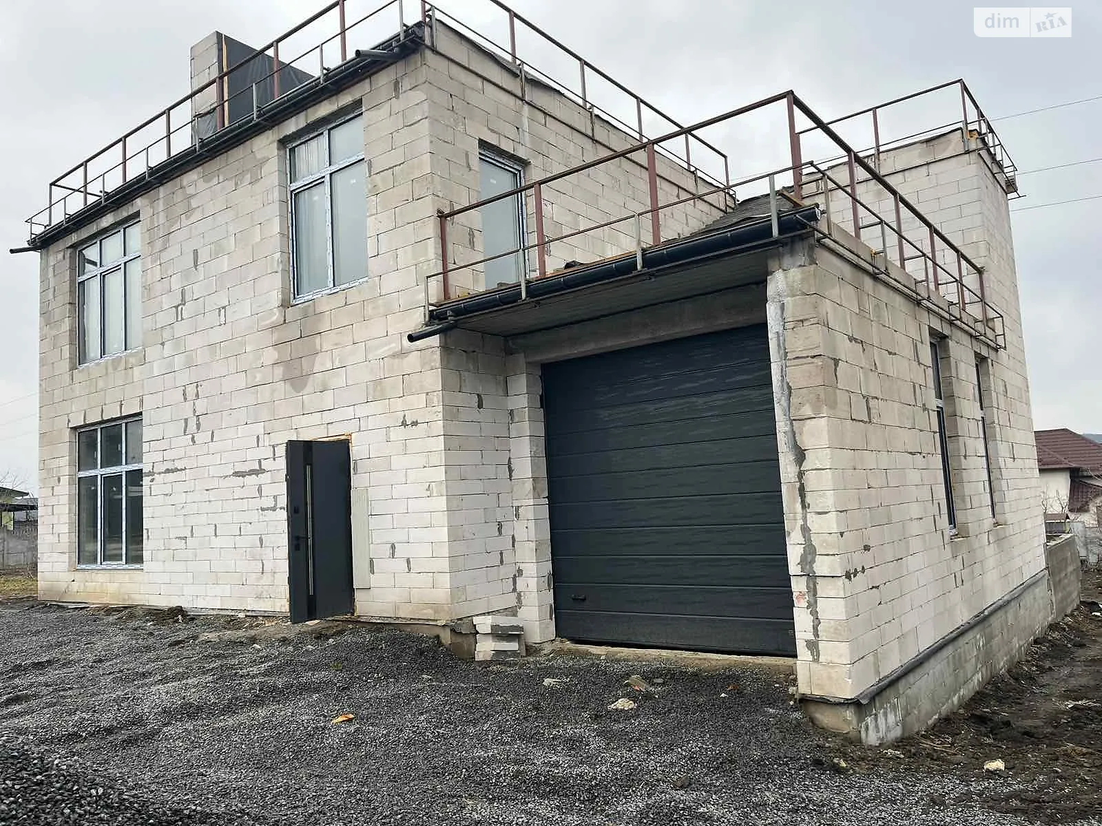 Продается дом на 2 этажа 213 кв. м с террасой, цена: 150000 $ - фото 1