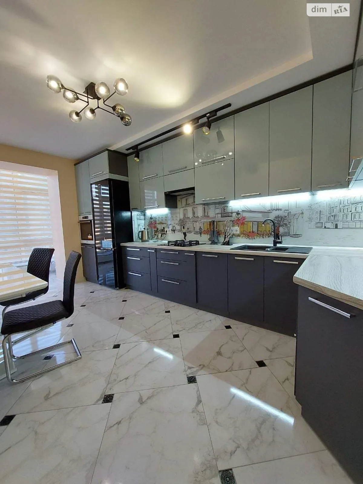 Продается 2-комнатная квартира 62.5 кв. м в Ивано-Франковске, ул. Макогона, 25А - фото 1