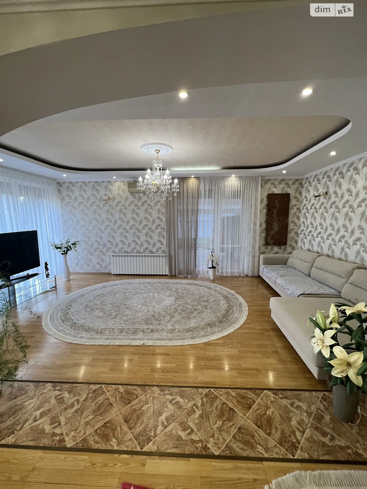 Продается дом на 2 этажа 200 кв. м с верандой, цена: 245000 $ - фото 1