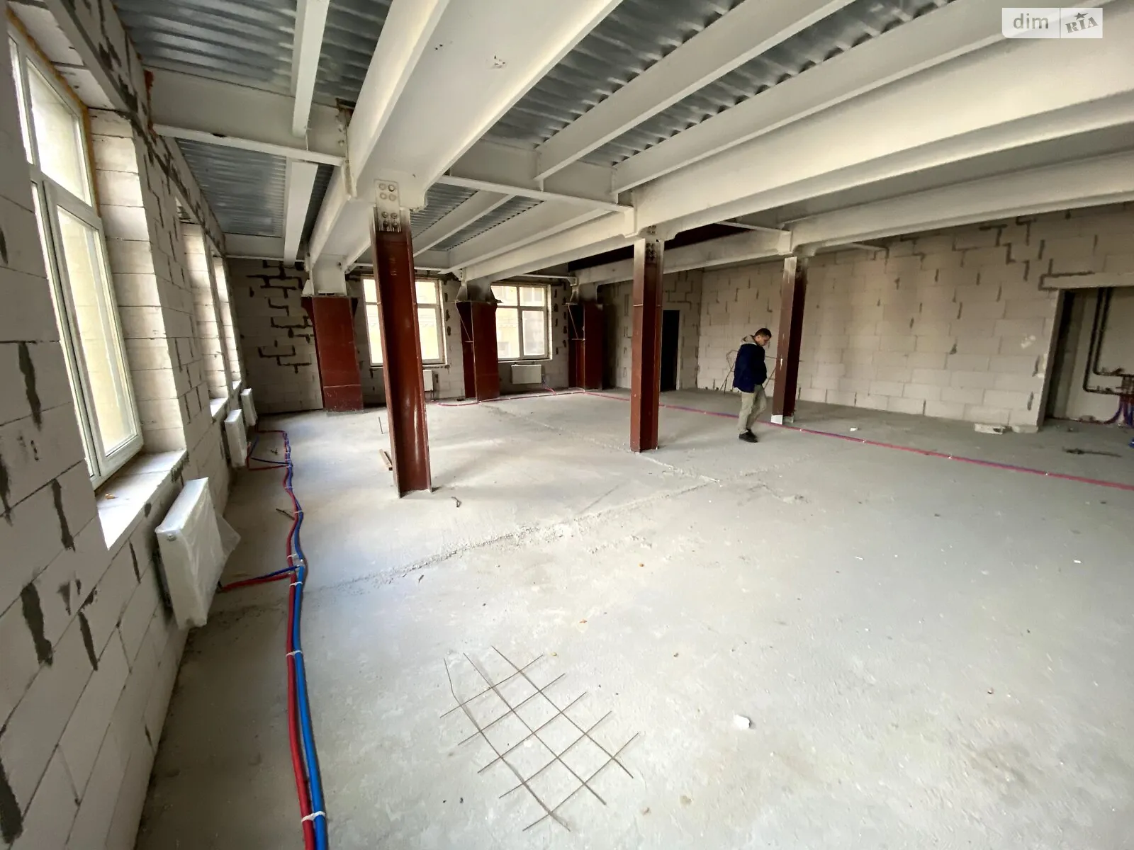 Продается офис 131 кв. м в бизнес-центре, цена: 275100 $ - фото 1