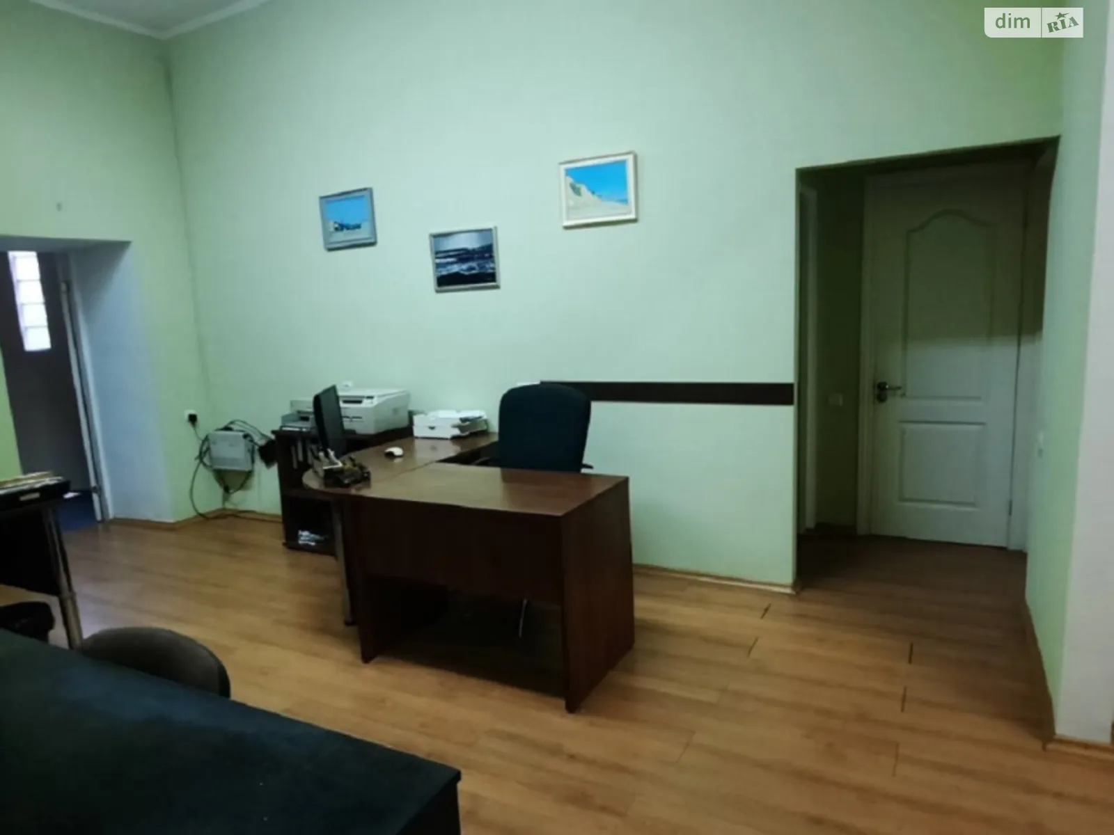 Сдается в аренду офис 62 кв. м в бизнес-центре, цена: 350 $ - фото 1