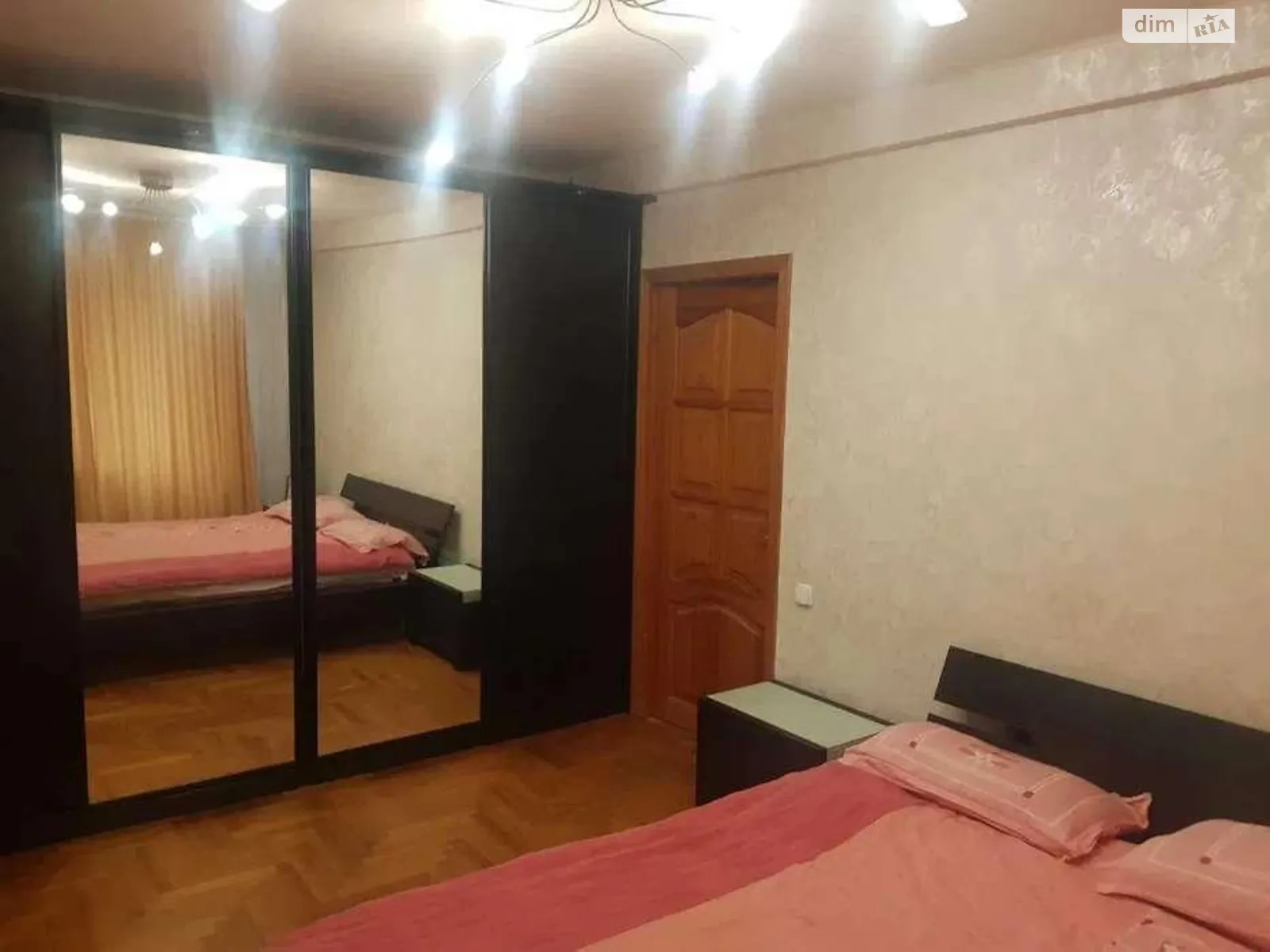 Продается 3-комнатная квартира 60 кв. м в Киеве, цена: 72000 $