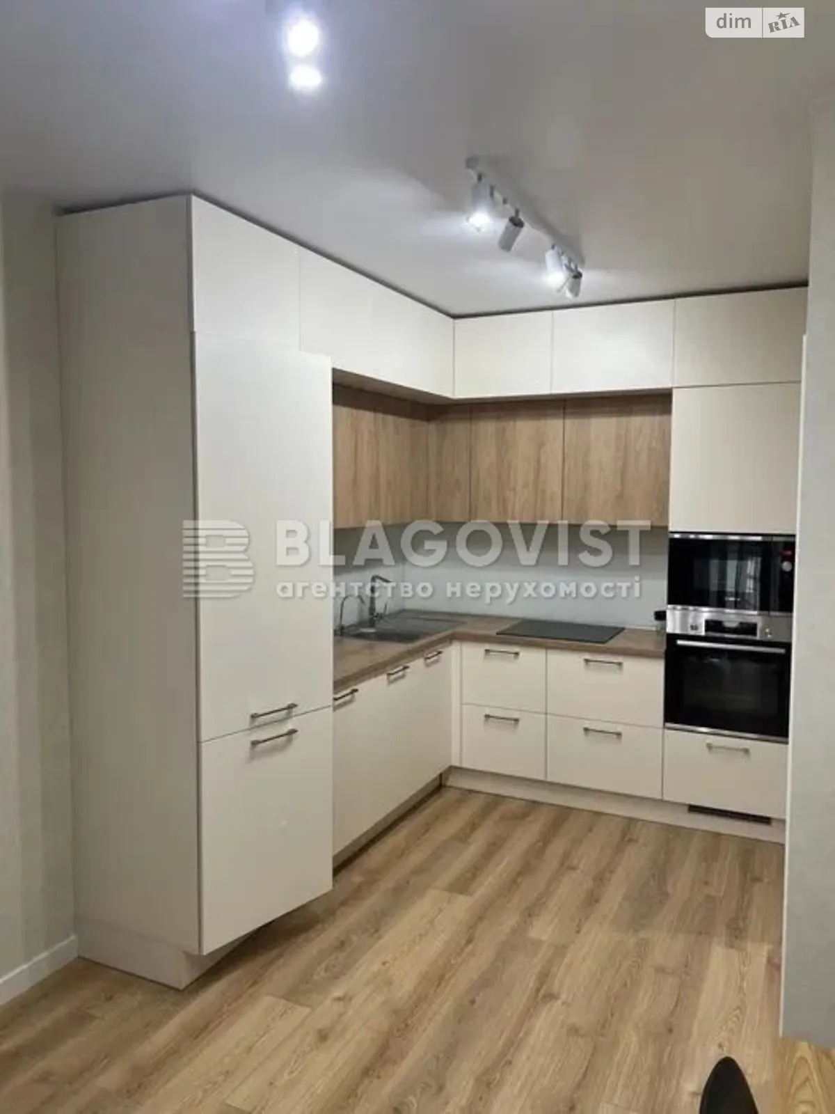 Продается 1-комнатная квартира 41 кв. м в Киеве, ул. Михаила Максимовича, 26Г - фото 1