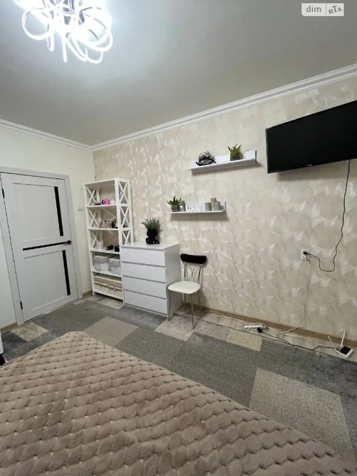 Продается 1-комнатная квартира 33.5 кв. м в Ровно