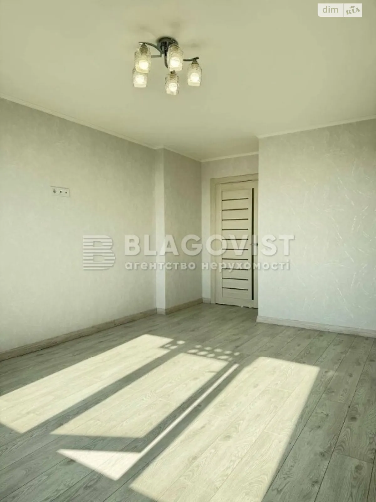 Продается 1-комнатная квартира 52 кв. м в Киеве, ул. Михаила Максимовича, 32А - фото 1