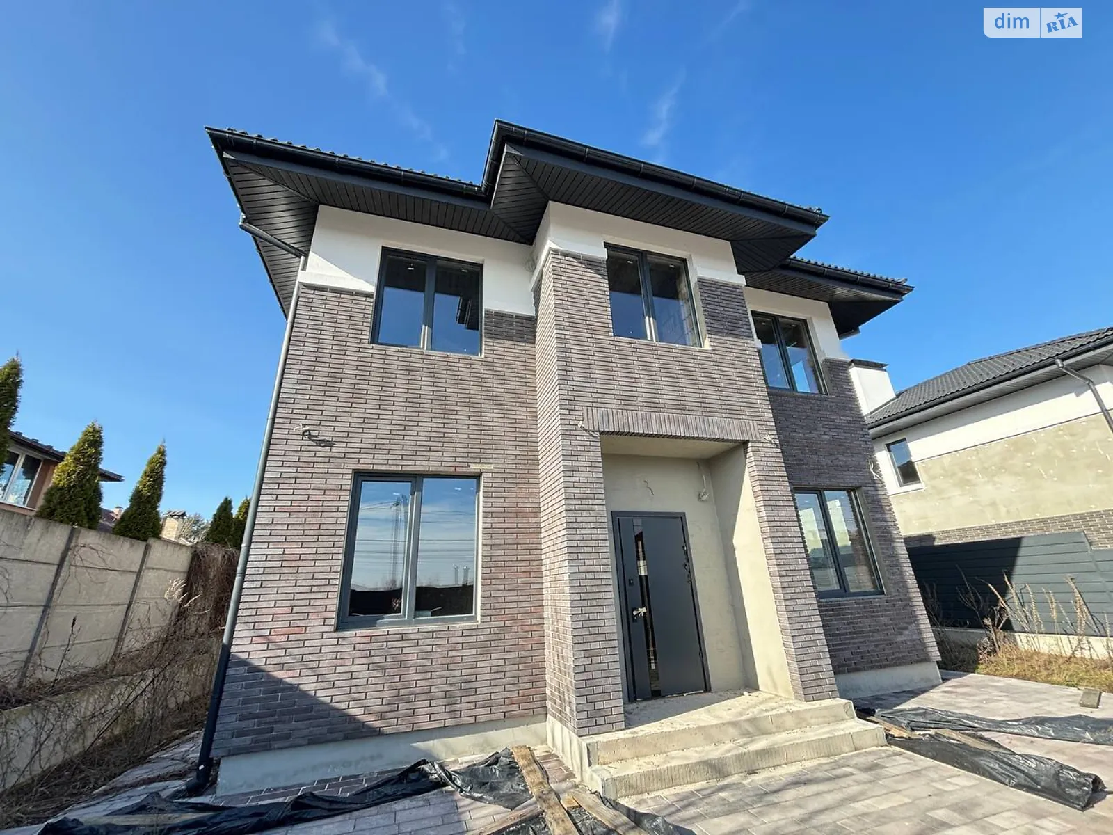 Продається будинок 2 поверховий 156 кв. м з каміном, цена: 165000 $ - фото 1