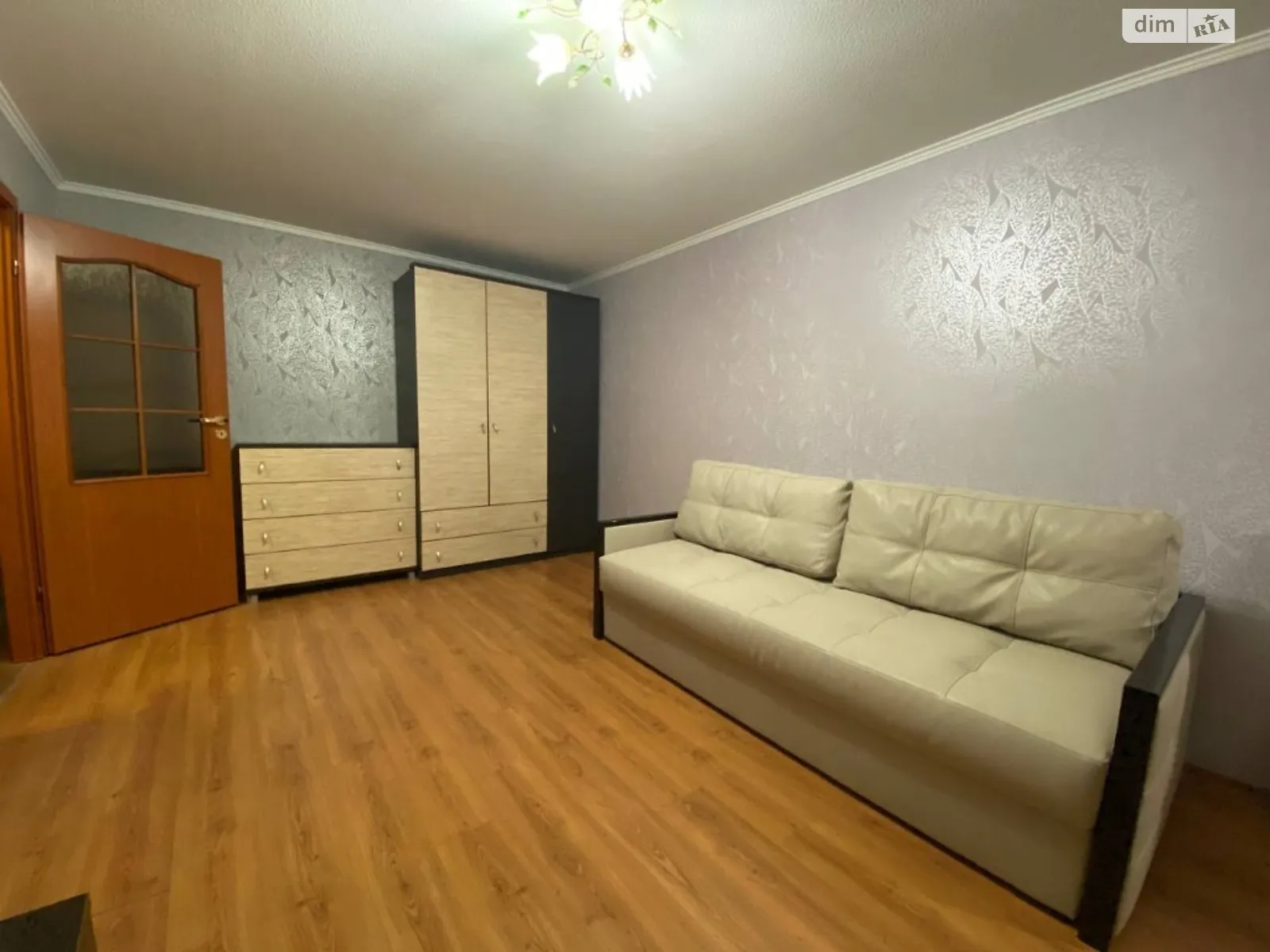 Продається 1-кімнатна квартира 38 кв. м у Дніпрі, просп. Хмельницького Богдана