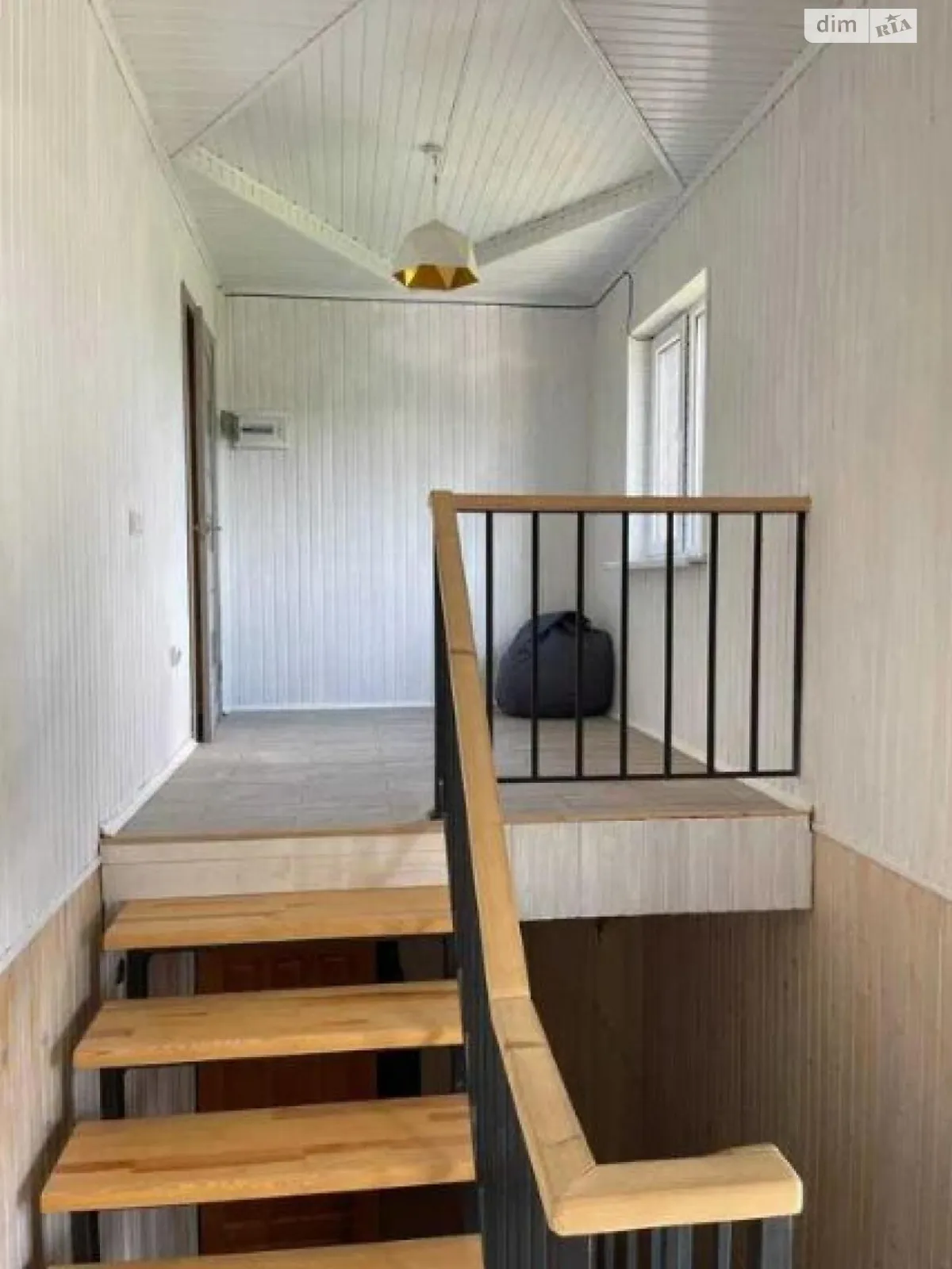 Продается дом на 3 этажа 240 кв. м с балконом - фото 2