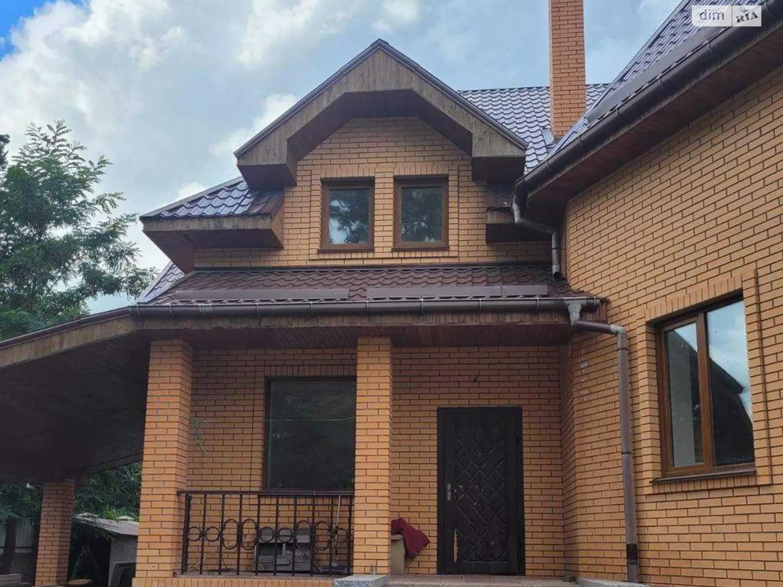 Продається будинок 2 поверховий 250 кв. м з каміном, цена: 220000 $