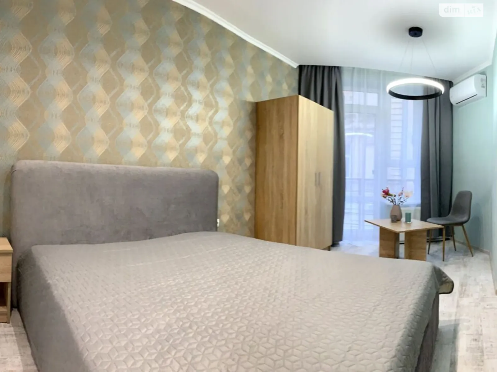 Здається в оренду 3-кімнатна квартира 79.2 кв. м у Львові, цена: 950 $