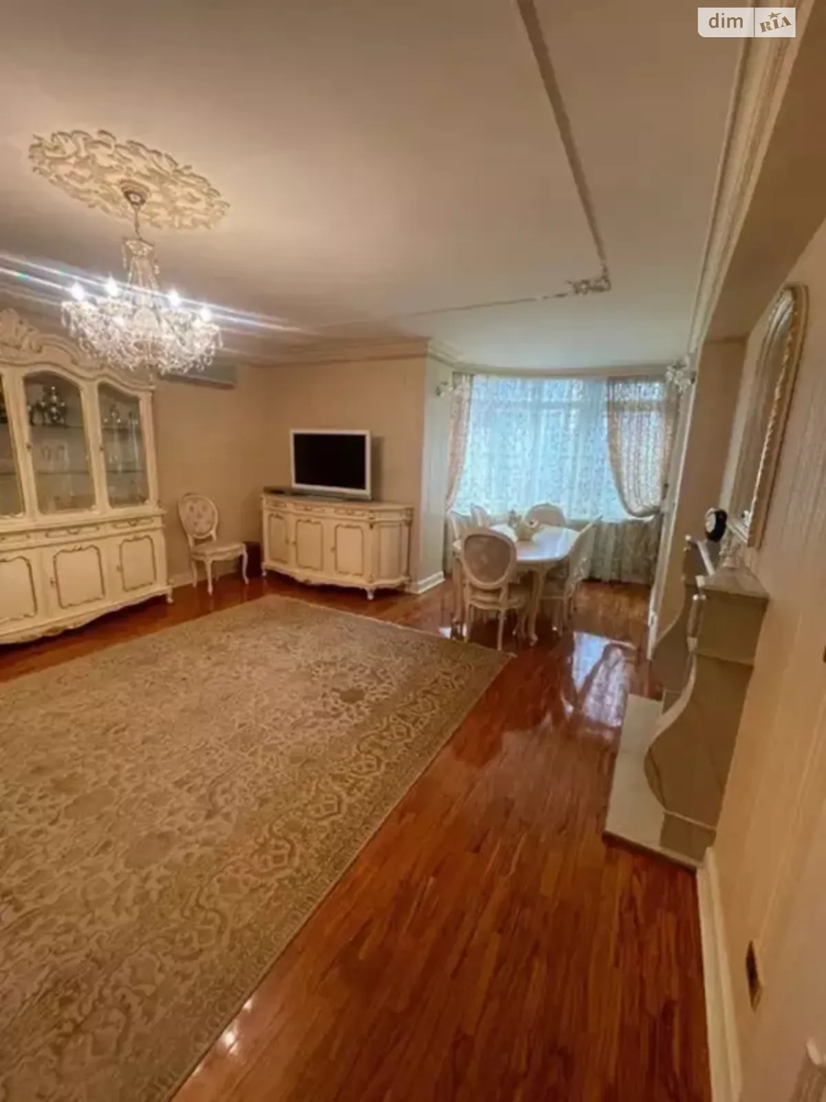 Продается 3-комнатная квартира 135 кв. м в Киеве, ул. Старонаводницкая, 4В - фото 1