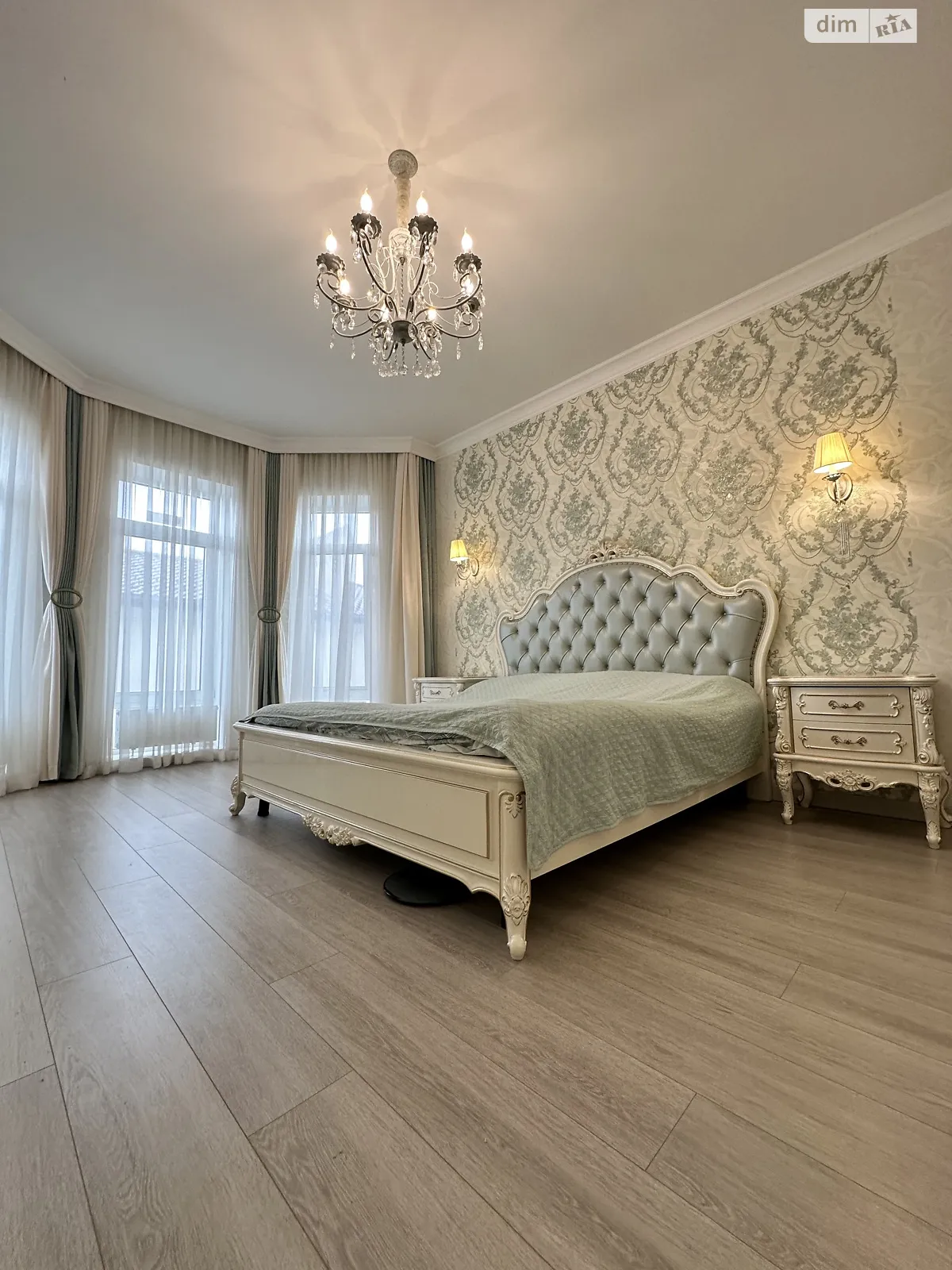 Продается 3-комнатная квартира 100 кв. м в Одессе, Фонтанская дор. - фото 1