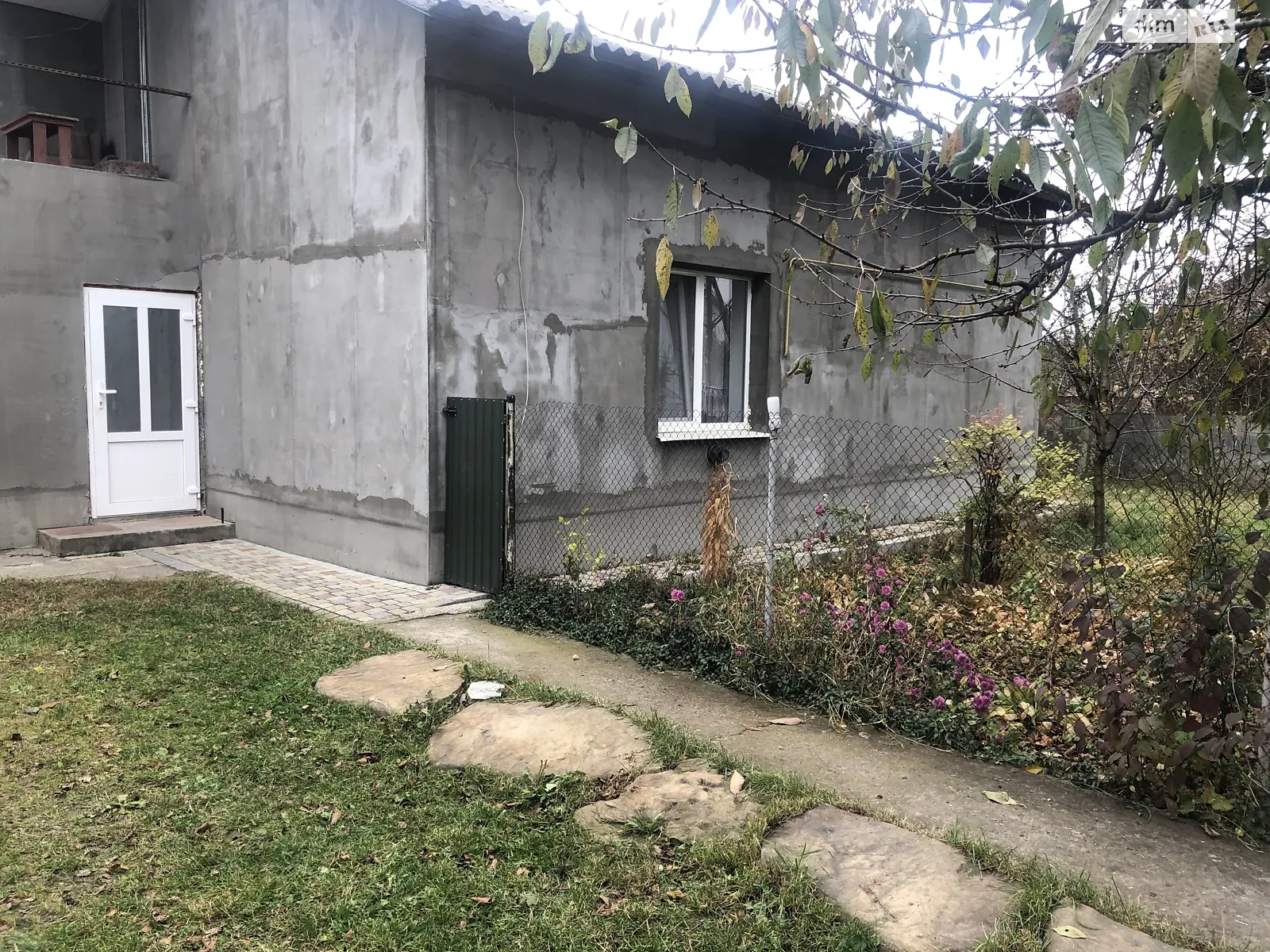 Продається одноповерховий будинок 90 кв. м з бесідкою, цена: 55000 €