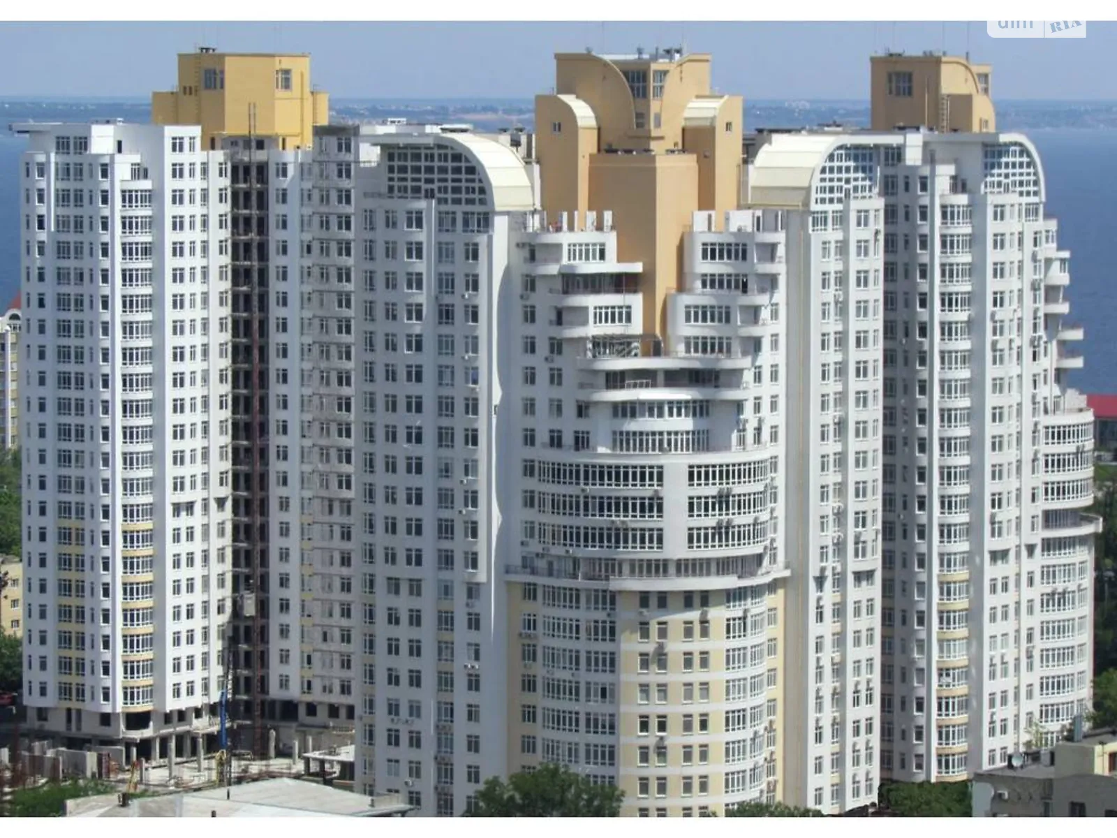 Продается офис 165 кв. м в бизнес-центре, цена: 295000 $ - фото 1