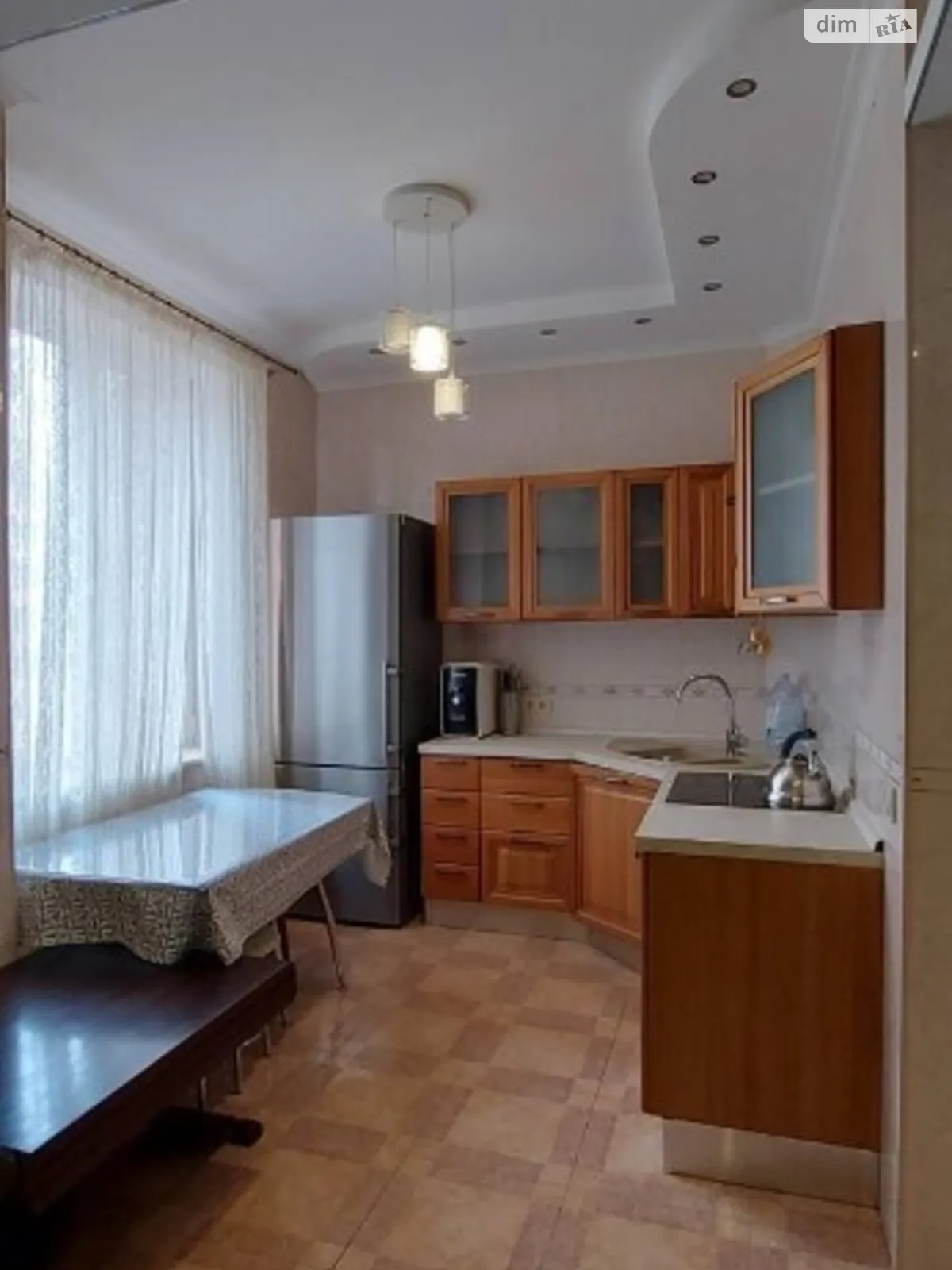 Продається 2-кімнатна квартира 65 кв. м у Одесі, вул. Базарна, 5