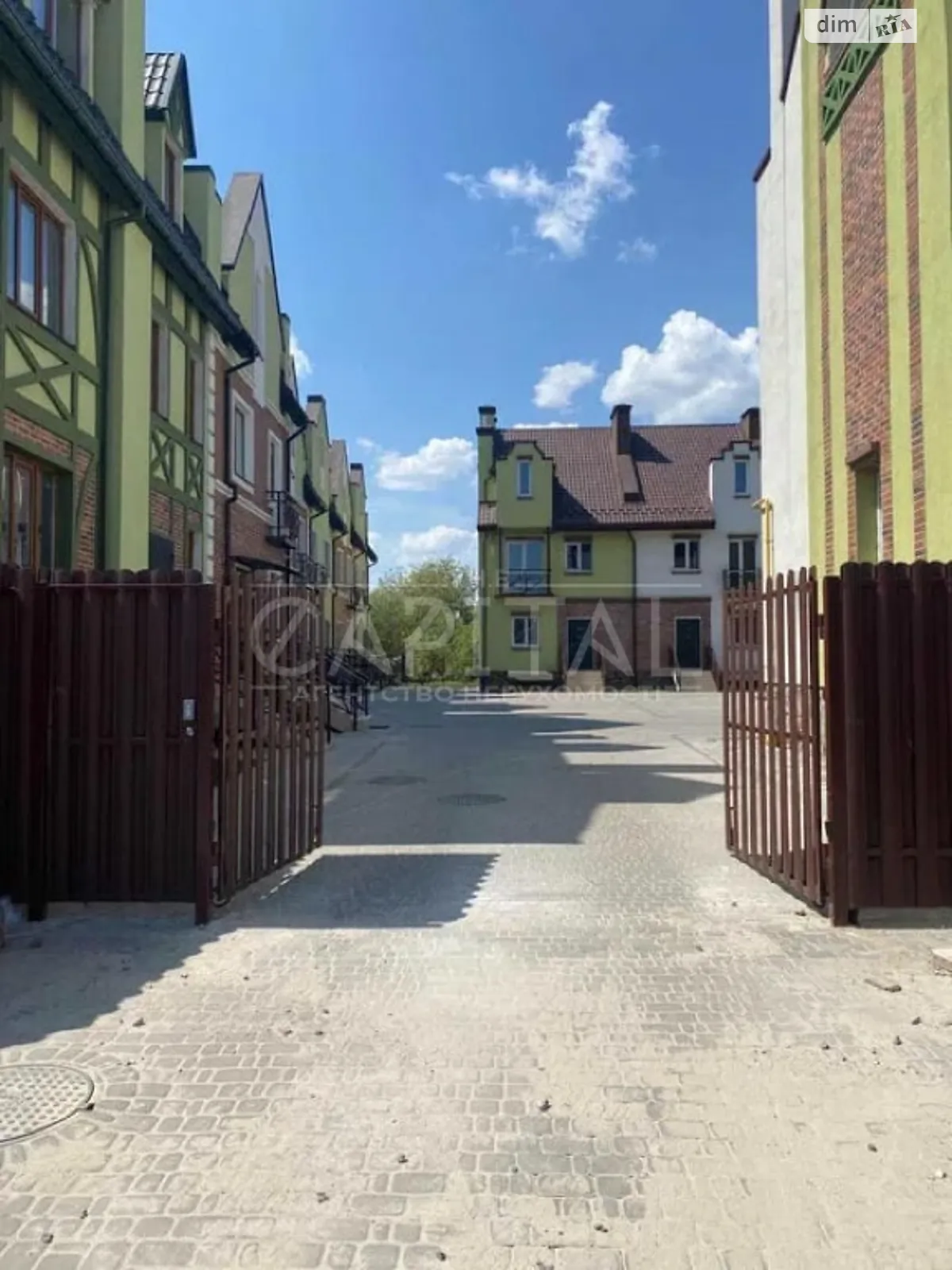 Продається будинок 3 поверховий 183 кв. м з каміном - фото 2