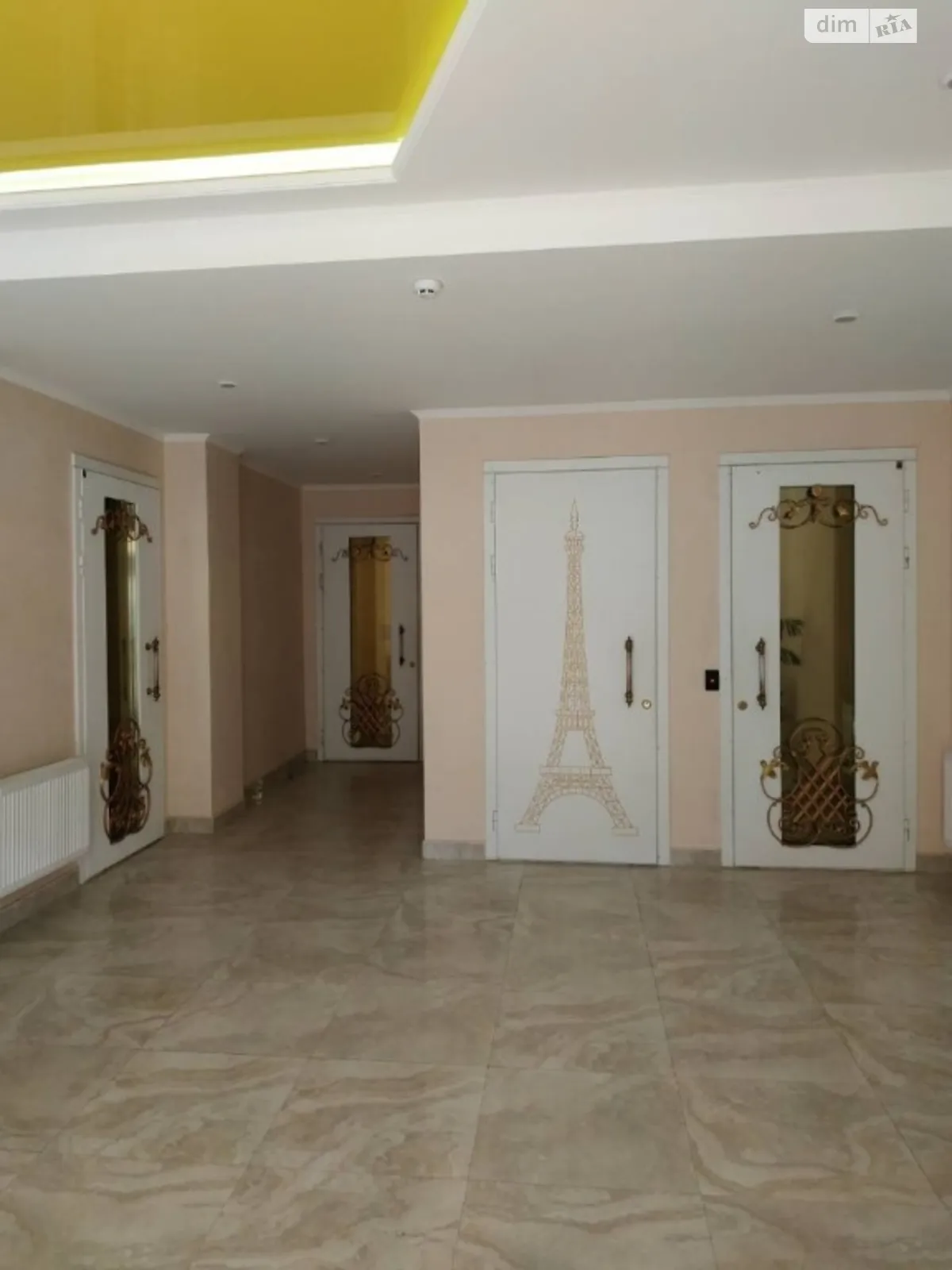 Продається 1-кімнатна квартира 72.4 кв. м у Одесі, бул. Французький, 13 - фото 1