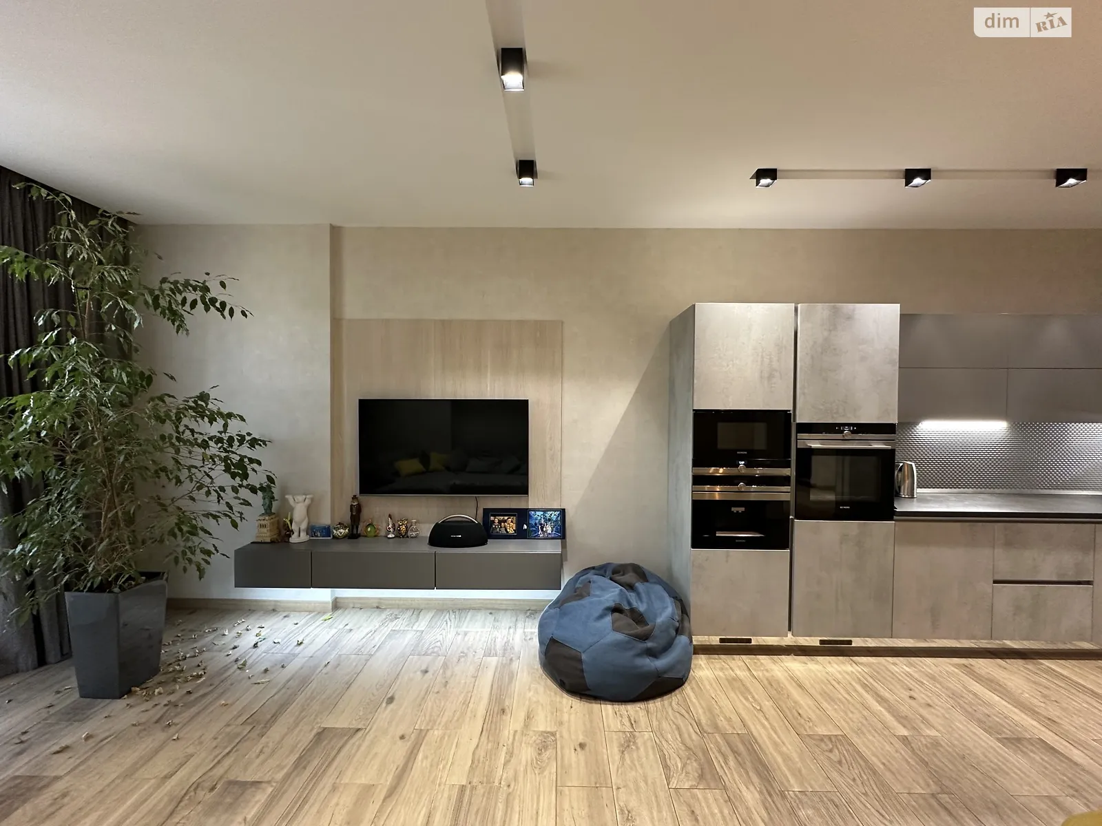 Продается 3-комнатная квартира 129.1 кв. м в Одессе, бул. Французский, 60В - фото 1