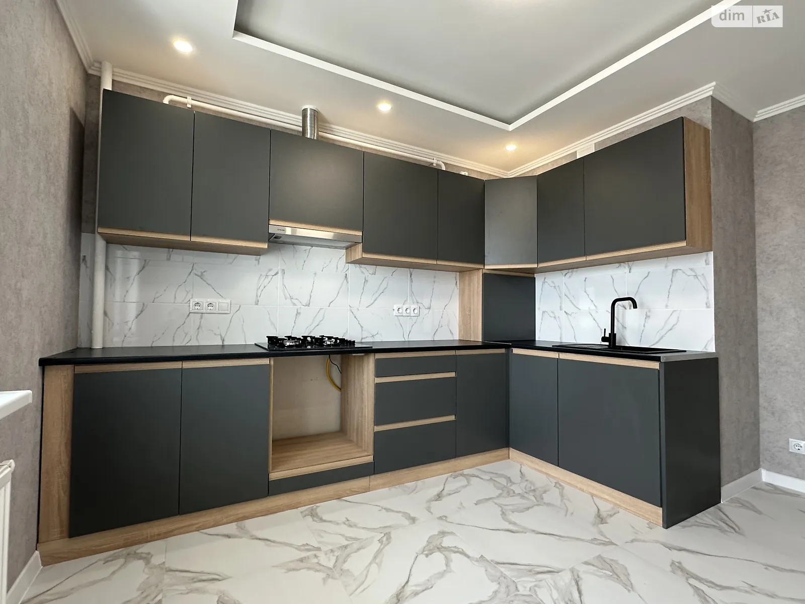 Продается 1-комнатная квартира 39 кв. м в Борисполе, ул. Банковская, 23А - фото 1