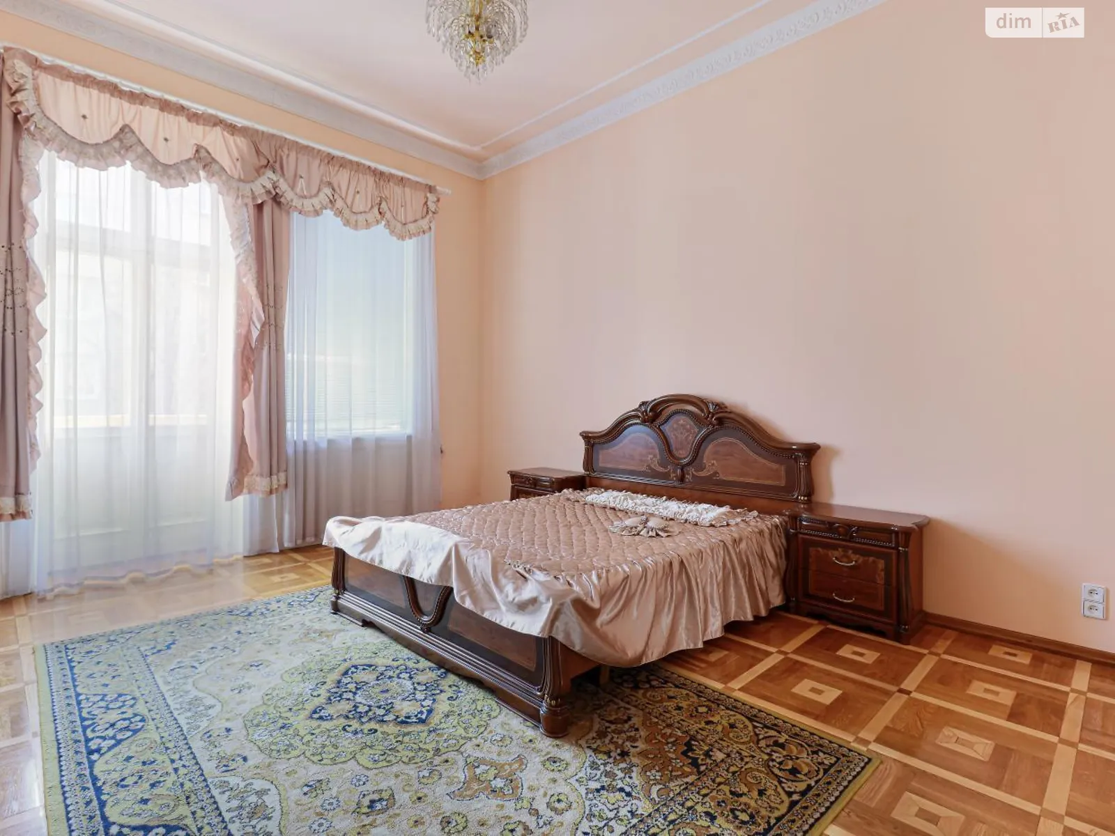 Здається в оренду 3-кімнатна квартира 138 кв. м у Львові, цена: 700 $