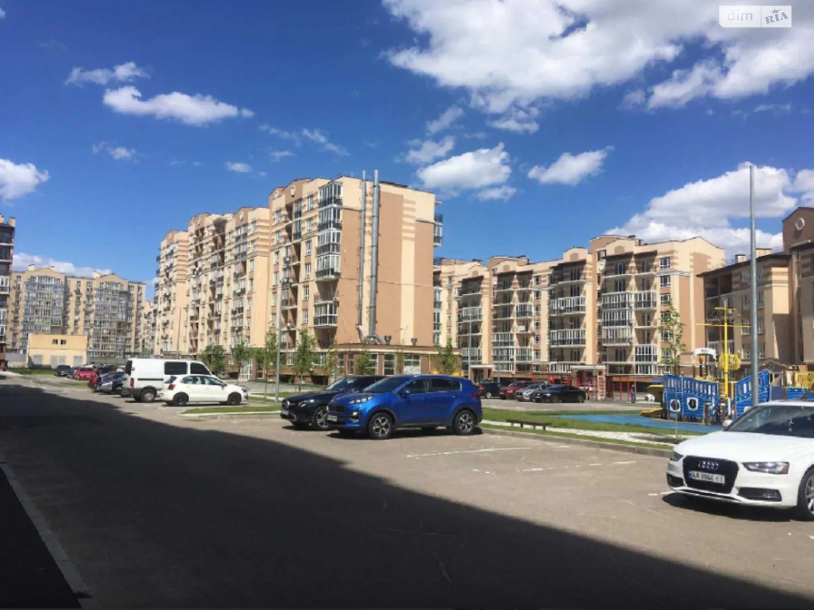 Продается 1-комнатная квартира 31 кв. м в Киеве, ул. Метрологическая, 21А