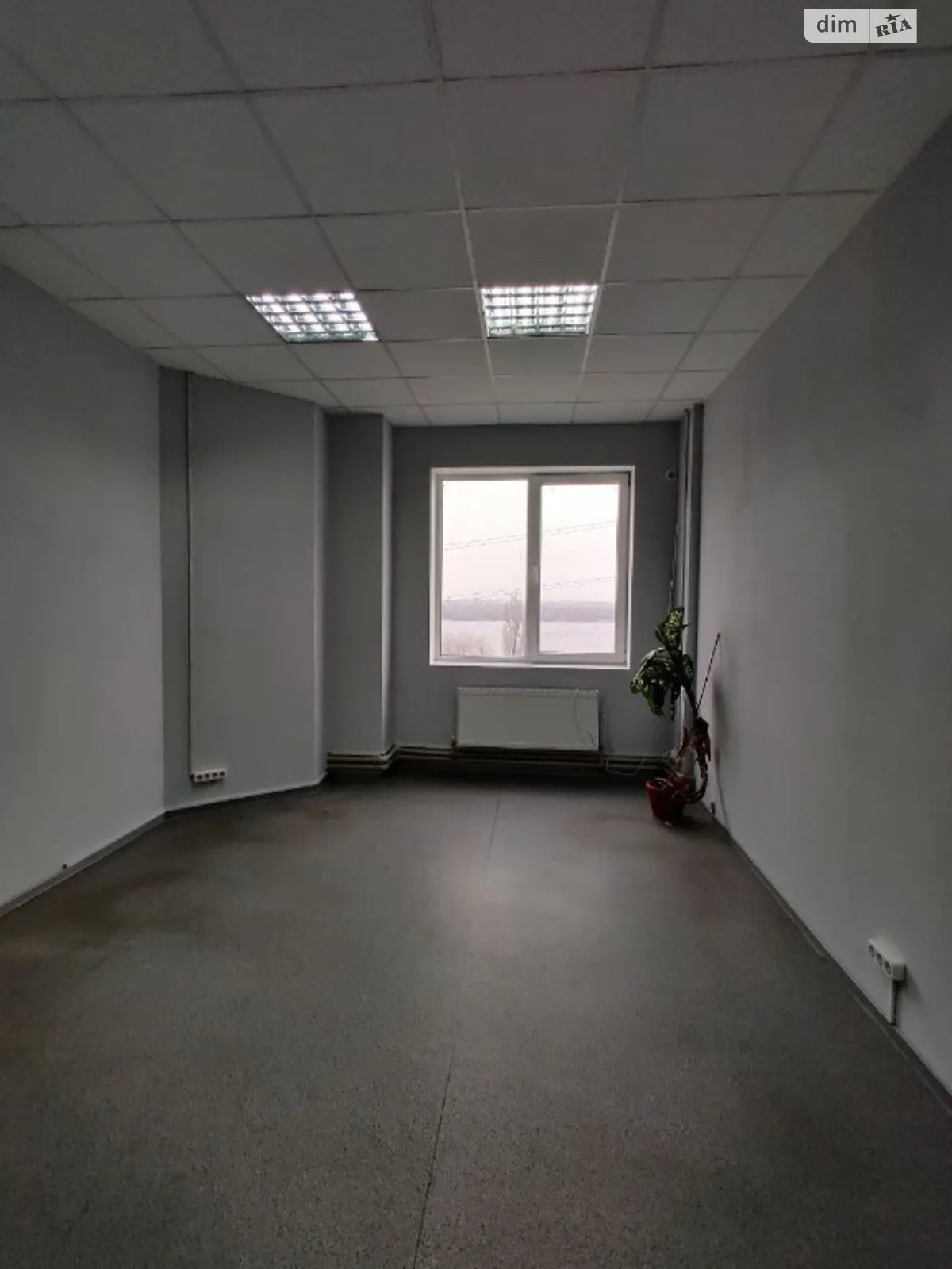 Здається в оренду офіс 23.9 кв. м в бізнес-центрі, цена: 6000 грн