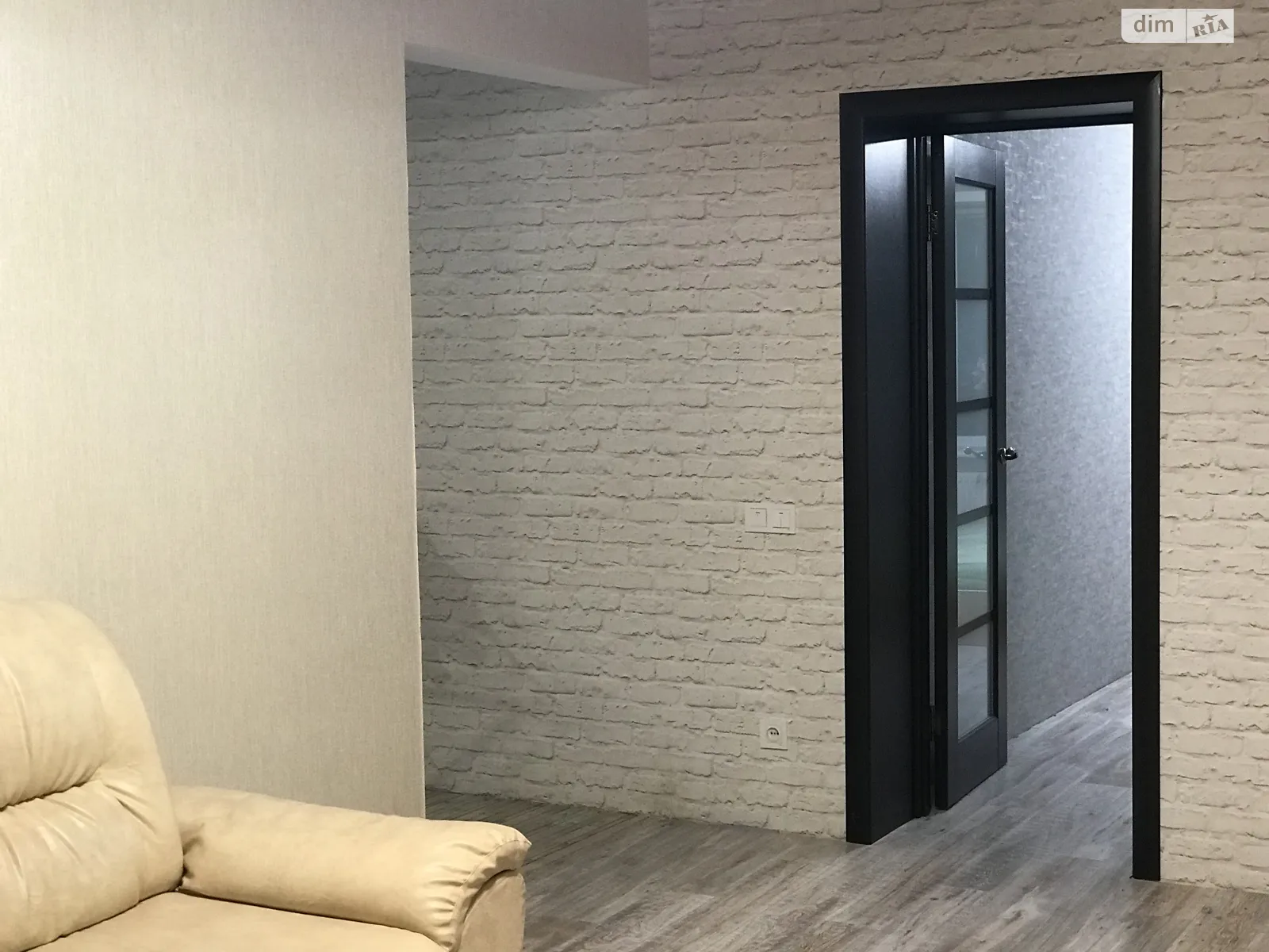 Продается 5-комнатная квартира 57.2 кв. м в Путивле, цена: 22000 $