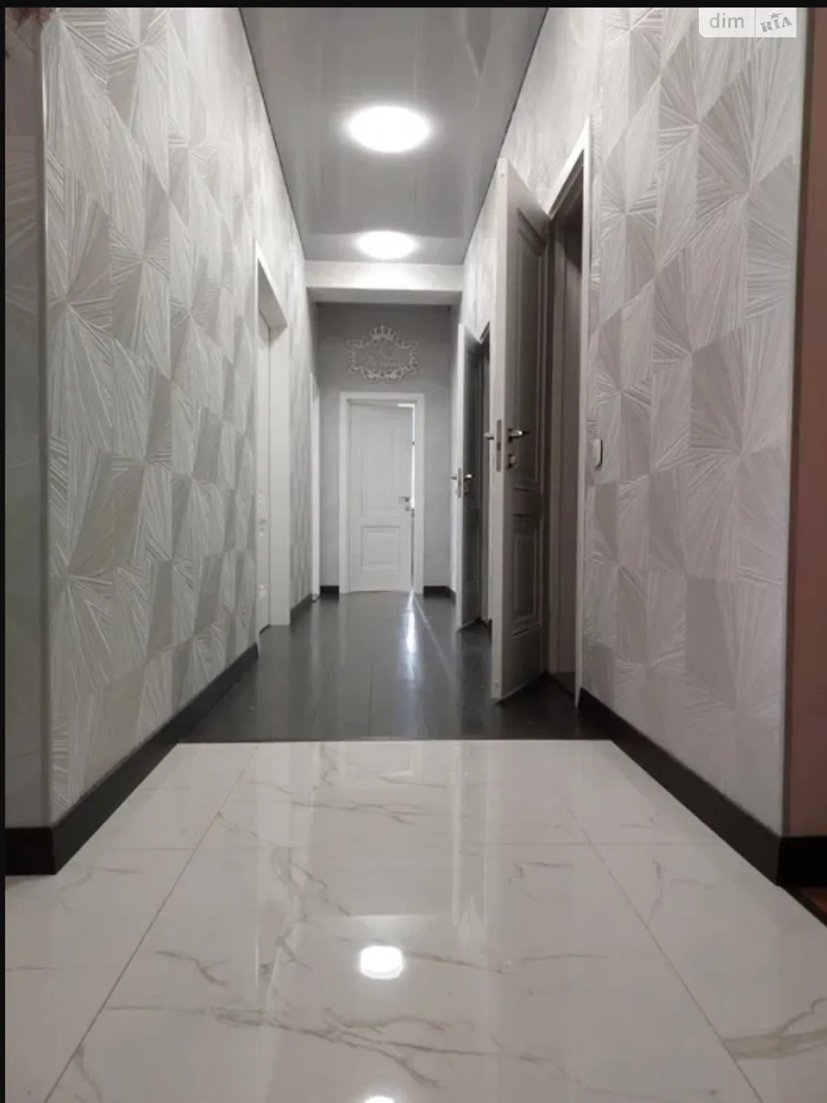 Продается 3-комнатная квартира 109 кв. м в Петропавловской Борщаговке - фото 2