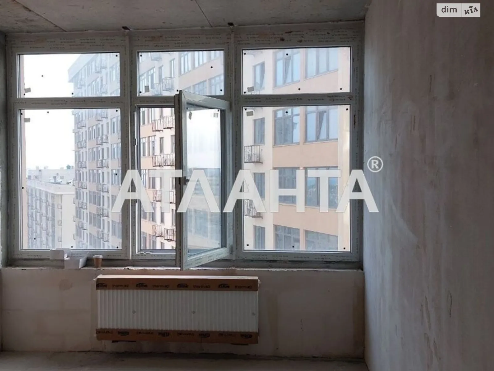 Продается 3-комнатная квартира 96 кв. м в Крыжановке, ул. Академика Сахарова, 3В
