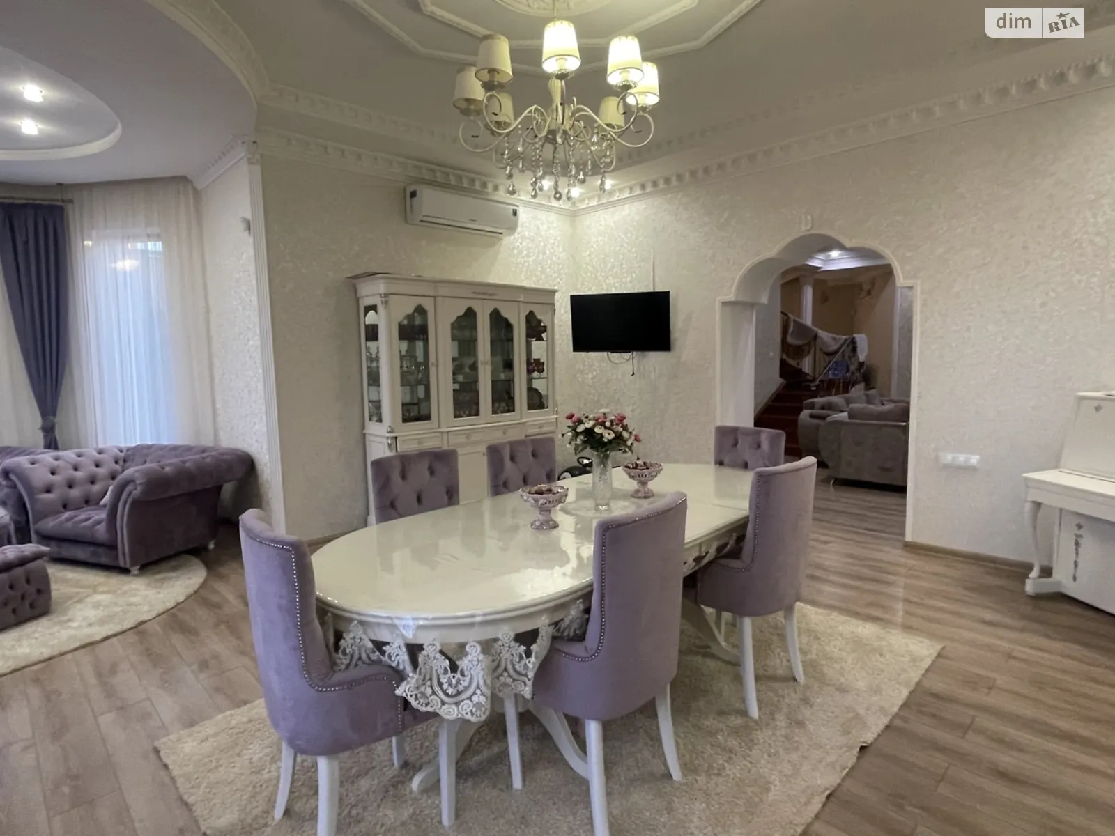 Продается дом на 3 этажа 385 кв. м с балконом, цена: 227000 $ - фото 1