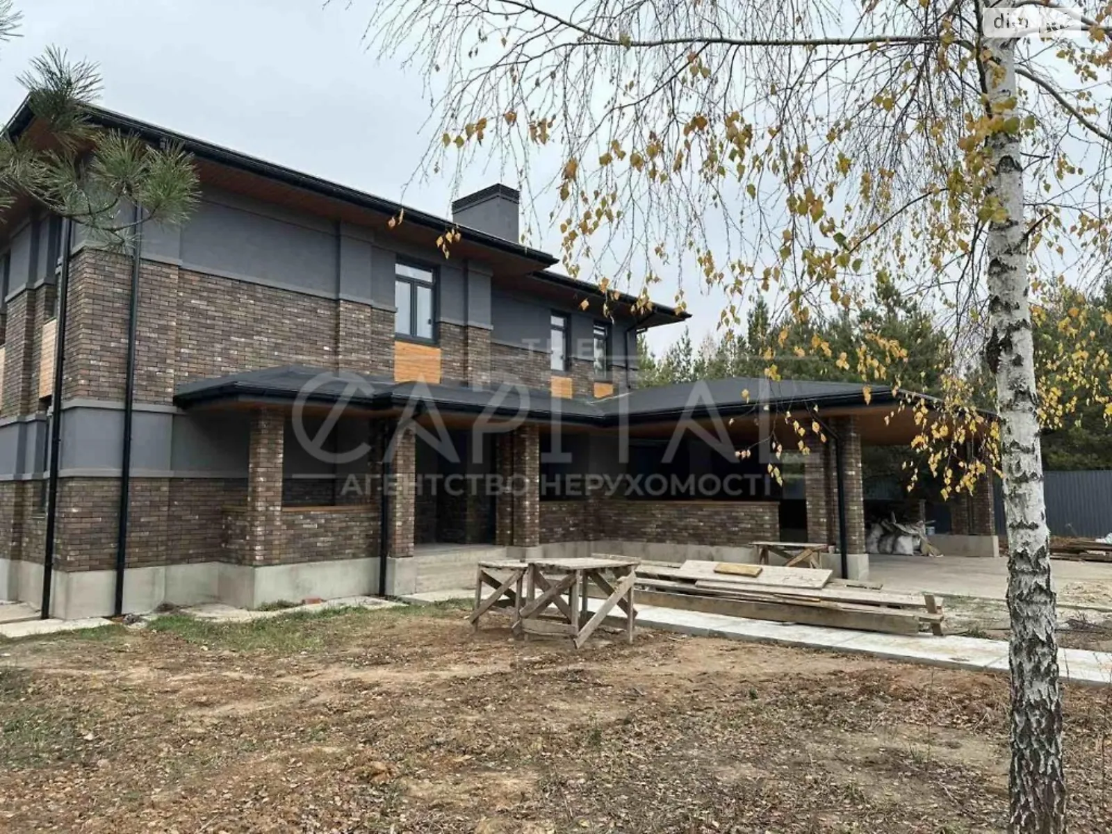 Продается дом на 2 этажа 300 кв. м с садом, цена: 325000 $ - фото 1