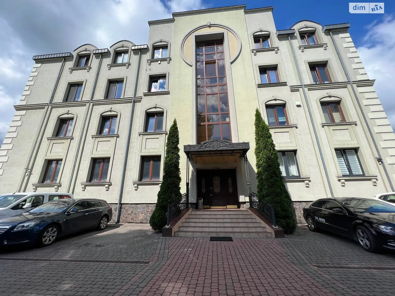 Продается 4-комнатная квартира 148 кв. м в Львове - фото 1