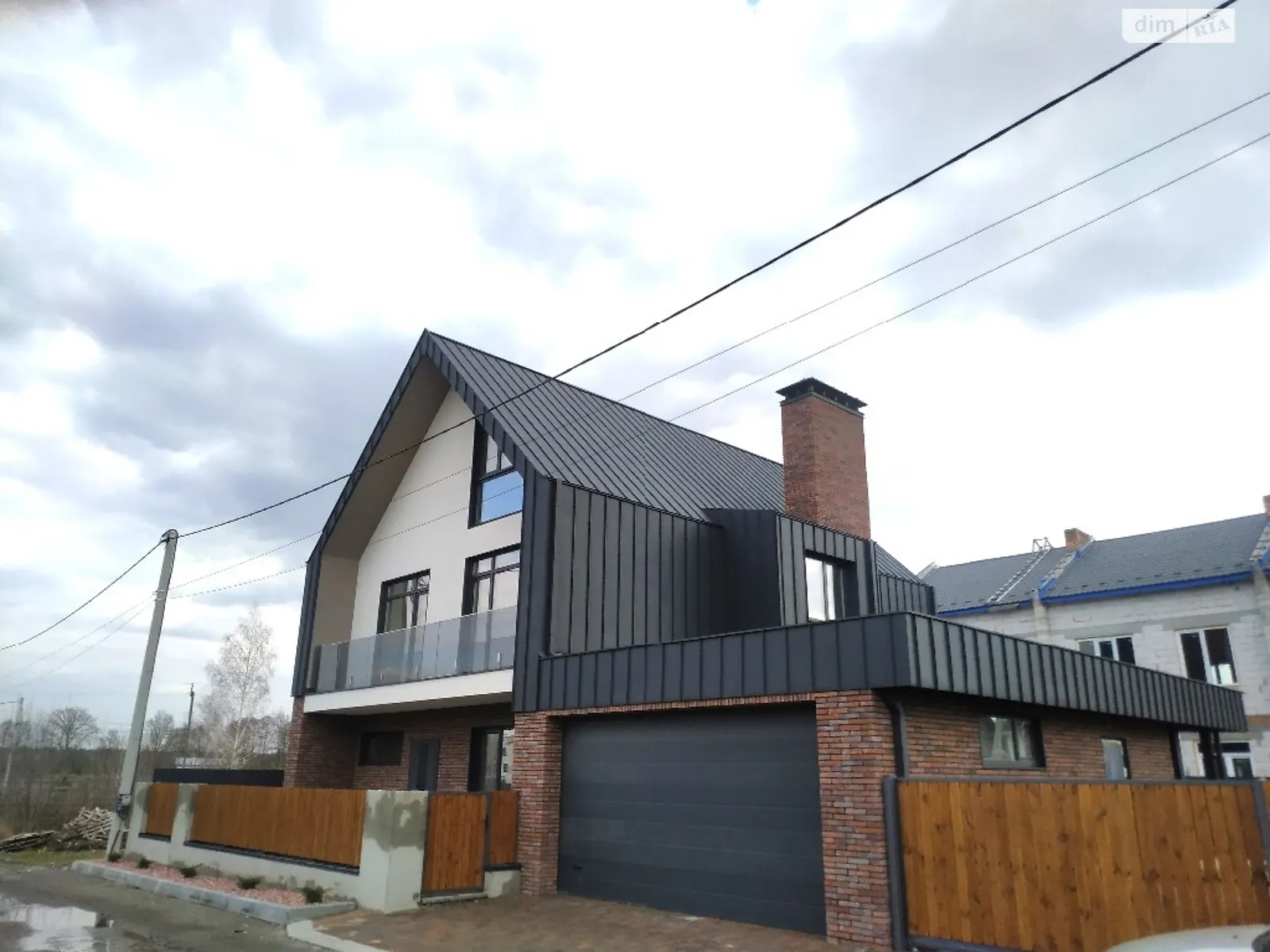 Продается дом на 2 этажа 148 кв. м с садом, цена: 175000 $ - фото 1